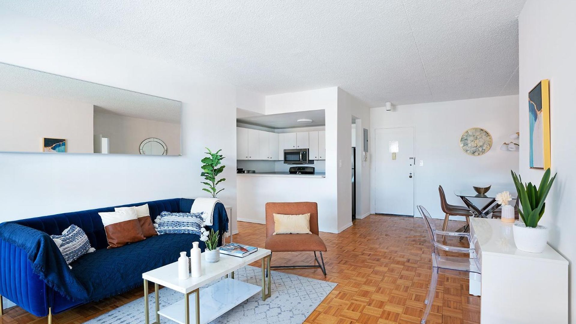 Sunny 3 Bedroom 1 Bath In Nyc *