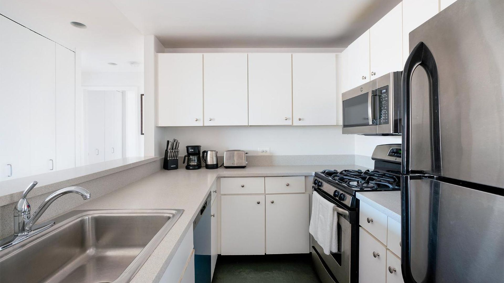Sunny 3 Bedroom 1 Bath In Nyc Apartment New York