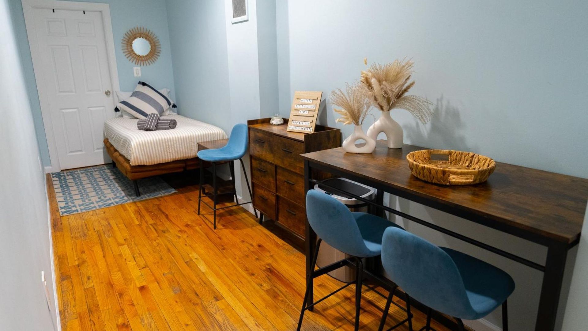 Hells Kitchen Hideaway * New York