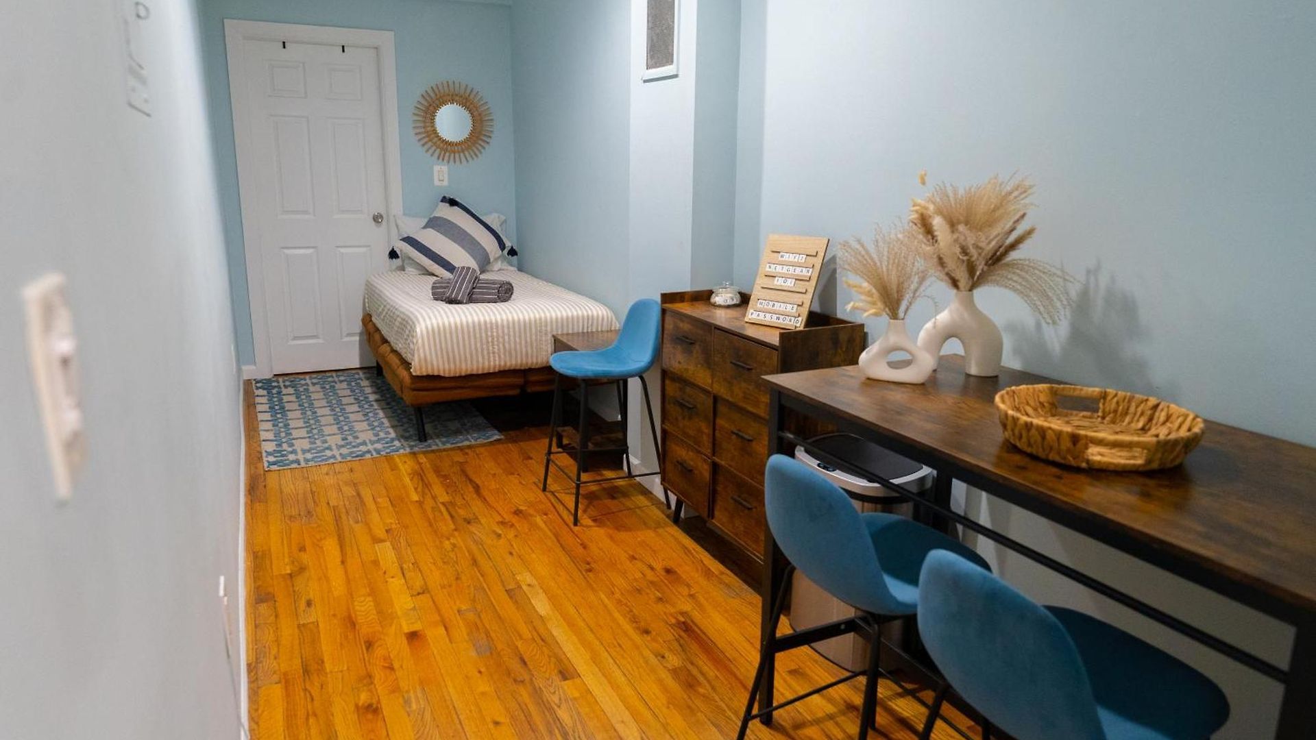 Apartment Hells Kitchen Hideaway