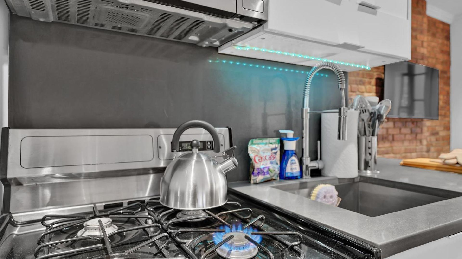Spacious Soho 1bedroom Unit Washer & Dryer Apartment