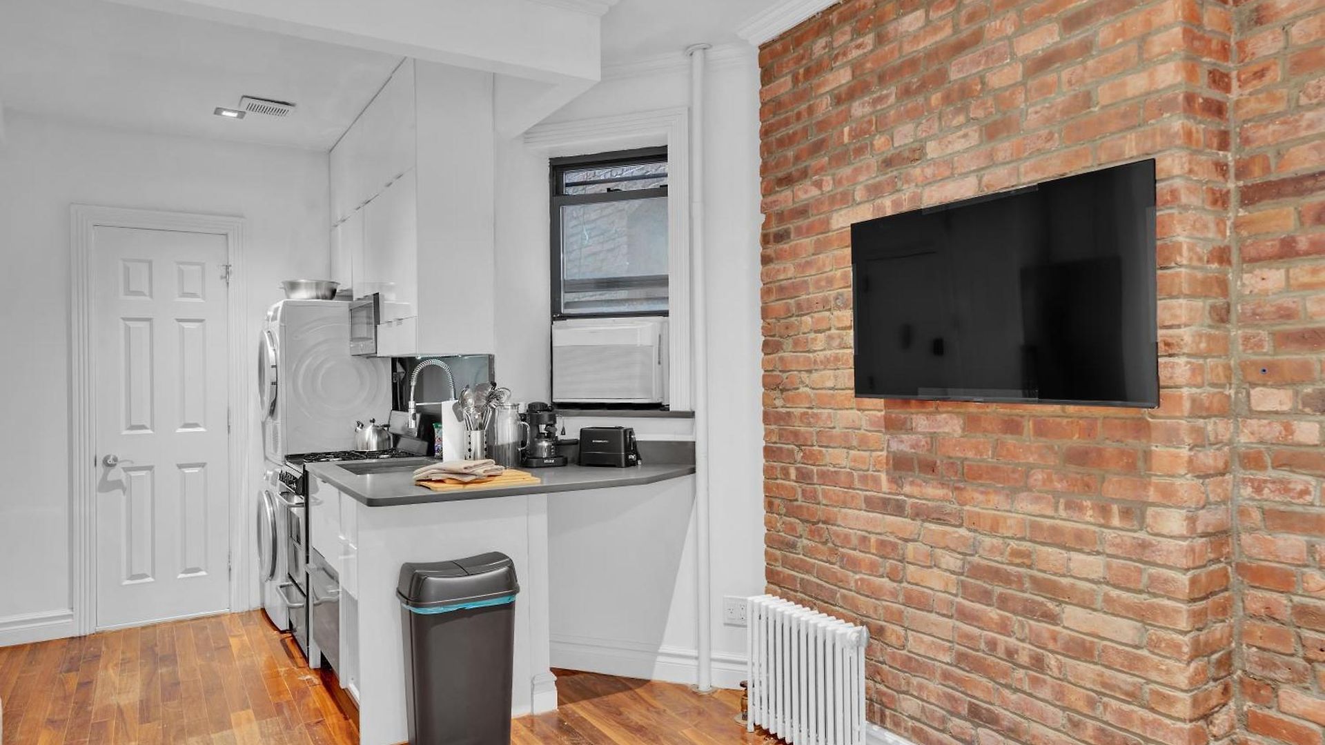 Spacious Soho 1bedroom Unit Washer & Dryer Apartment New York