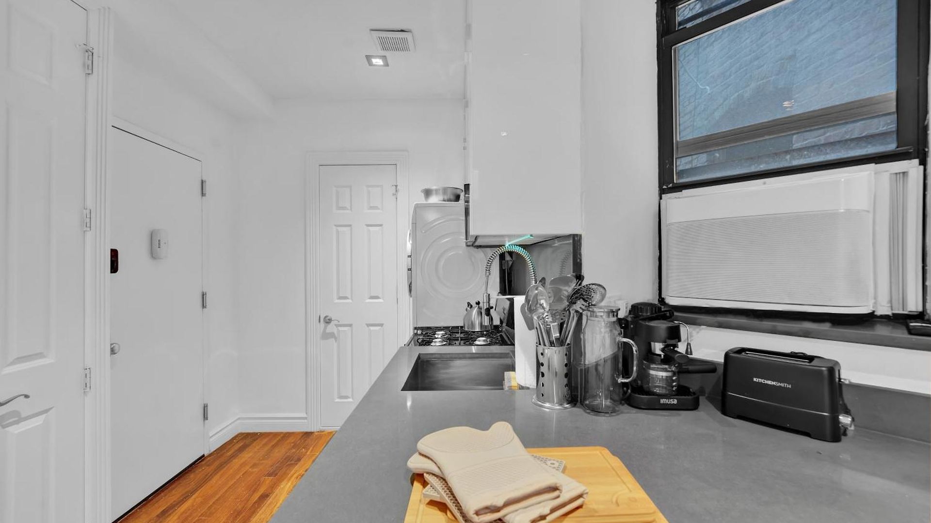 Spacious Soho 1bedroom Unit Washer & Dryer Apartment New York