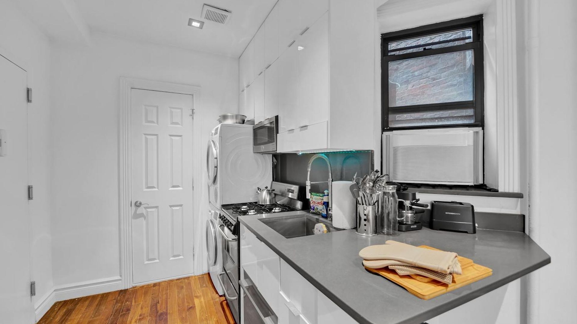Spacious Soho 1bedroom Unit Washer & Dryer * New York