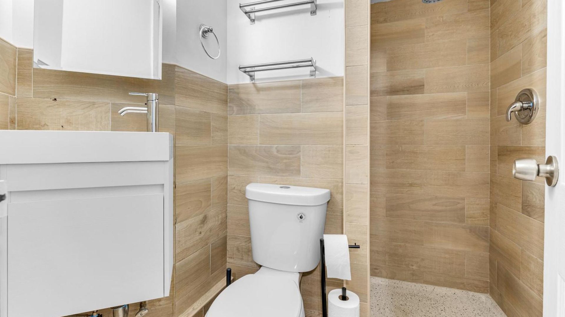 Inviting 2bd Upper East Side With Backyard * New York
