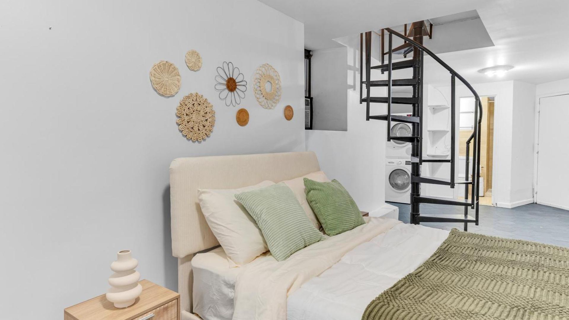 Apartment Inviting 2bd Upper East Side With Backyard *