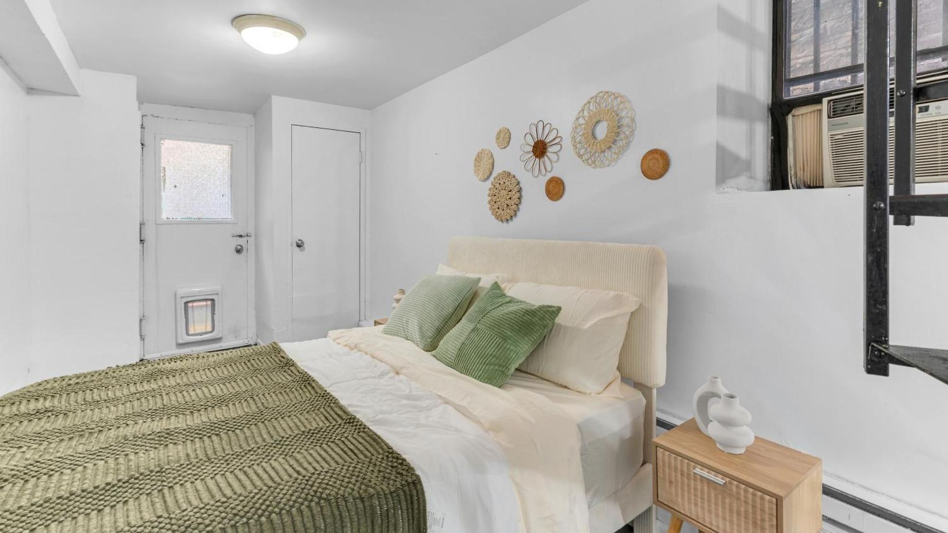 Inviting 2bd Upper East Side With Backyard Apartment New York