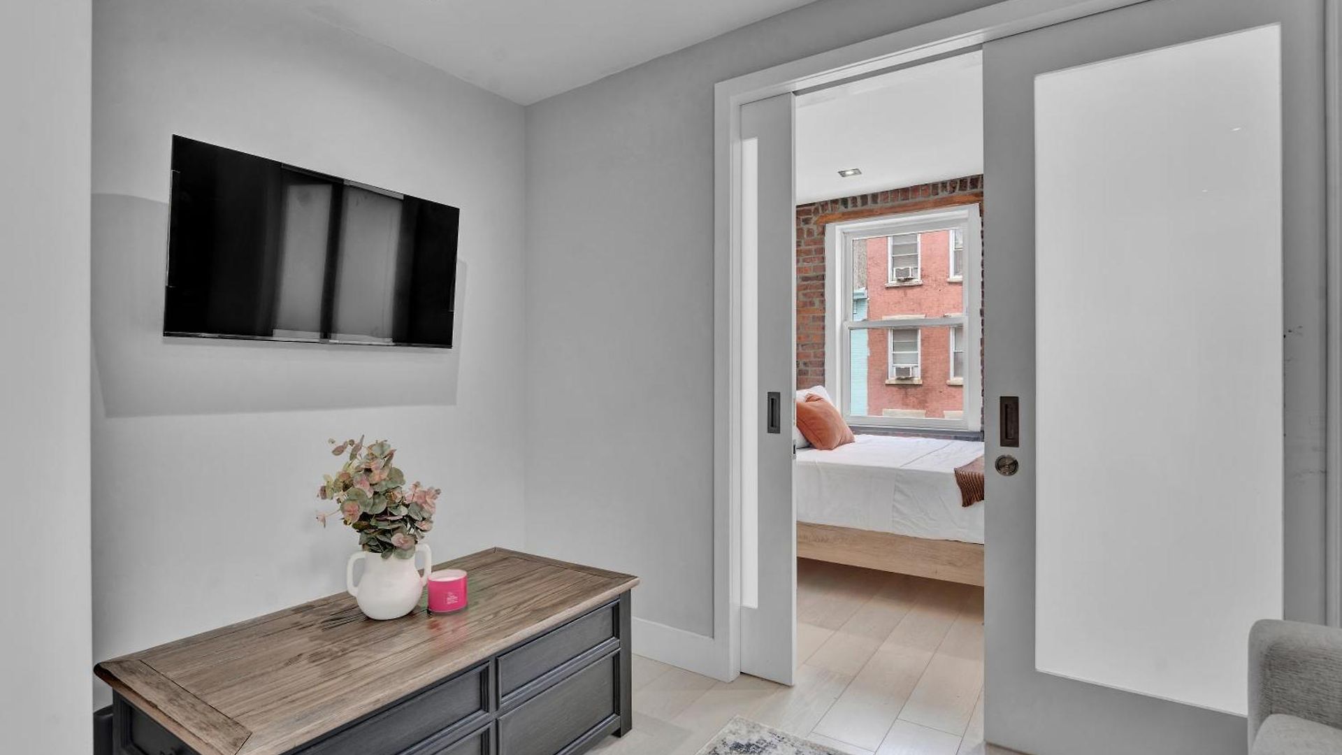 Apartment Soho Designer 2br With Balcony New York