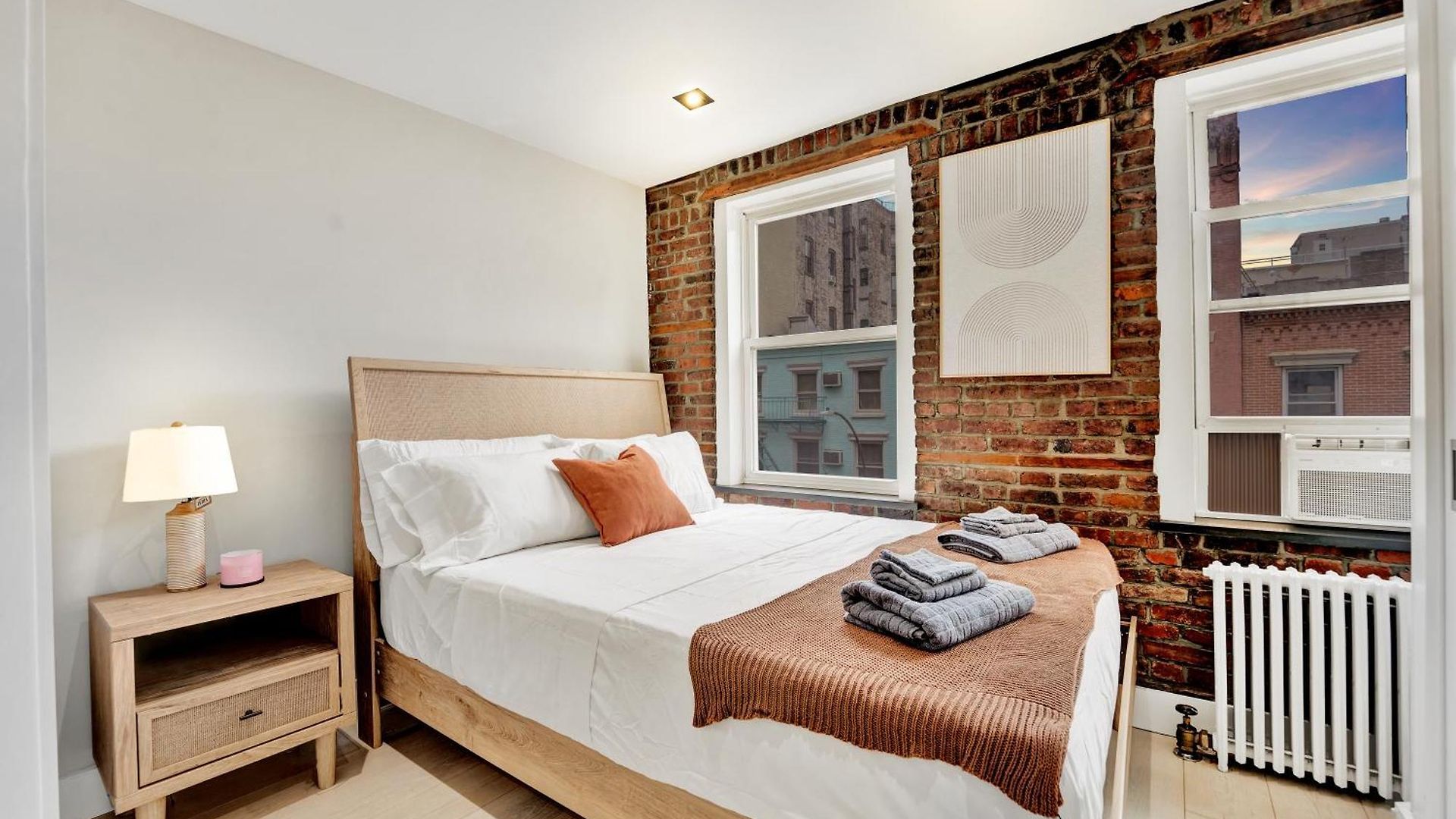 Soho Designer 2br With Balcony *