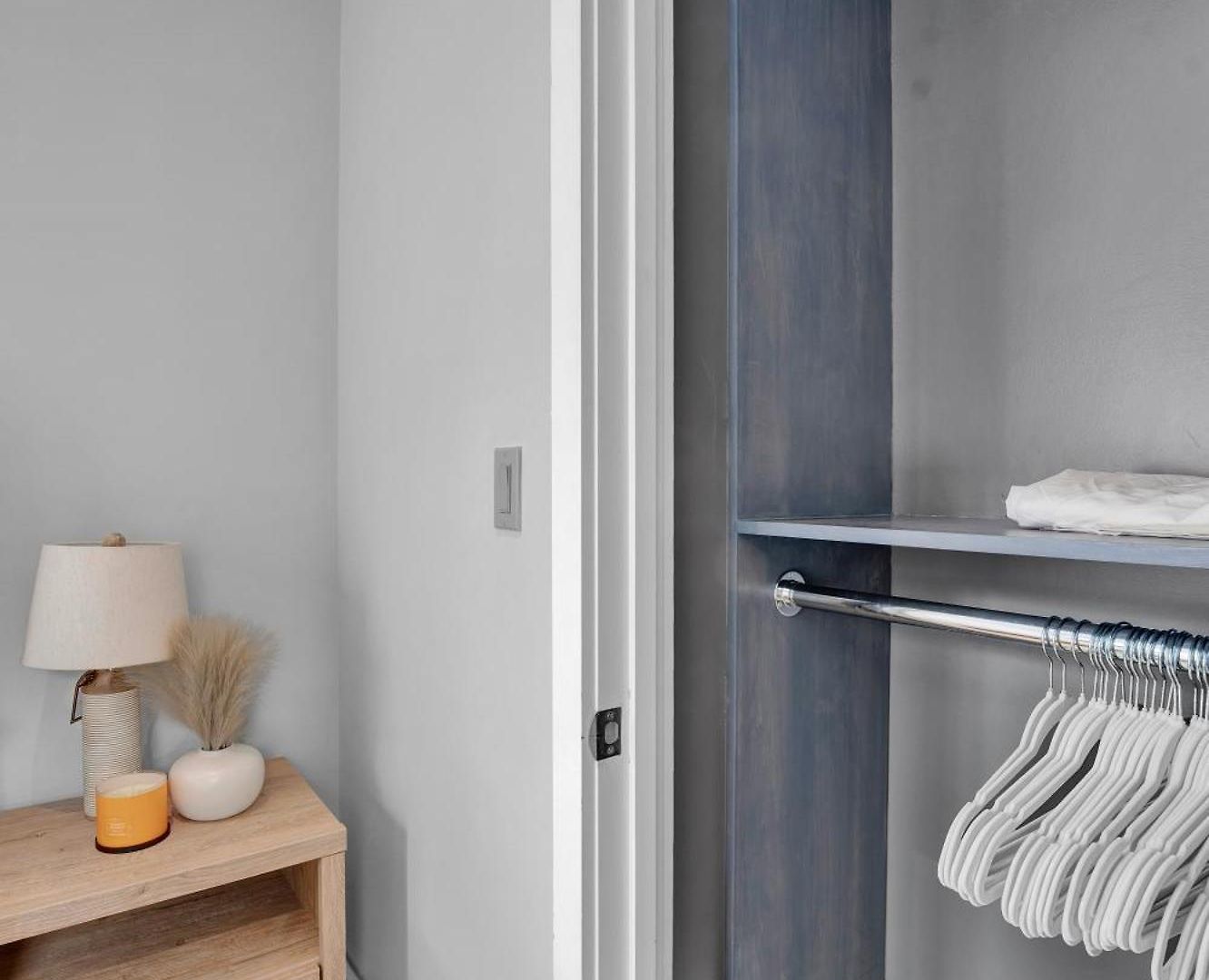 Soho Designer 2br With Balcony Apartment