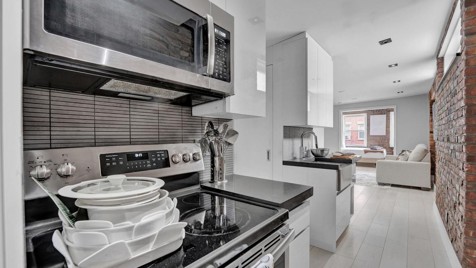 Soho Designer 2br With Balcony * New York