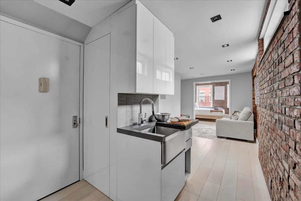Soho Designer 2br W Balcony * New York