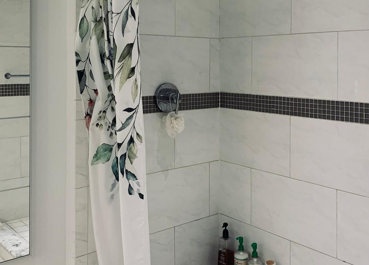 Entire Luxury Midtown With Pool, Gym, And Sauna Apartment