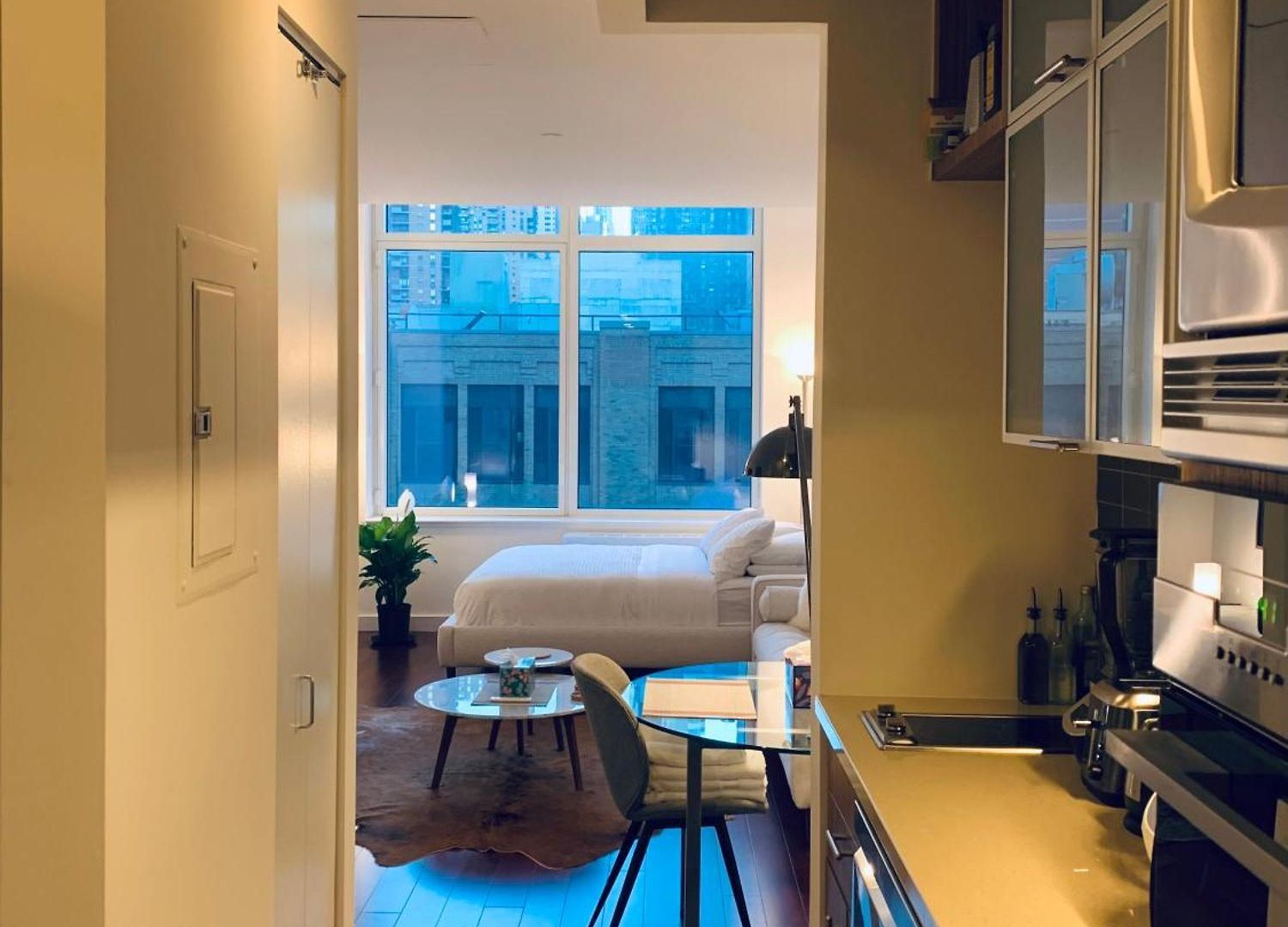 Apartment Entire Luxury Midtown With Pool, Gym, And Sauna New York