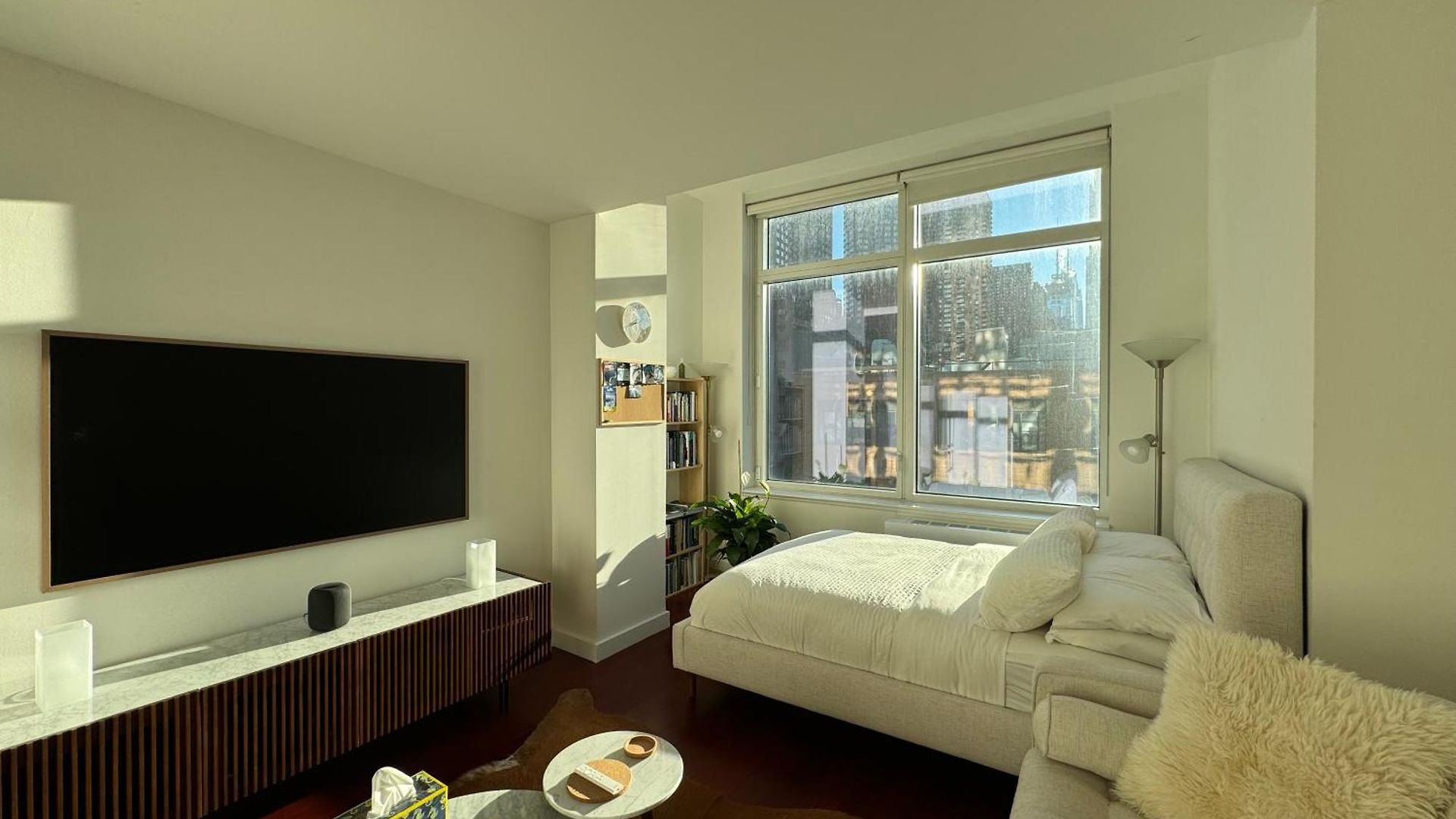 Entire Luxury Midtown With Pool, Gym, And Sauna Apartment *