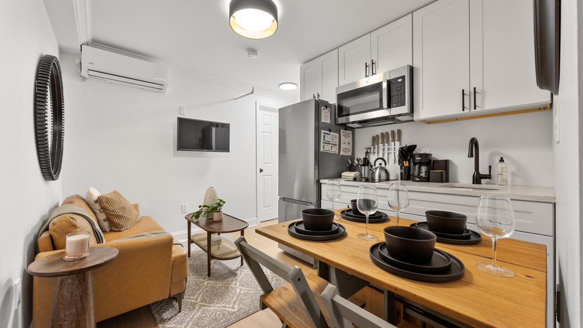 Brownstone 2 Bed With Private Backyard Near Subway New York