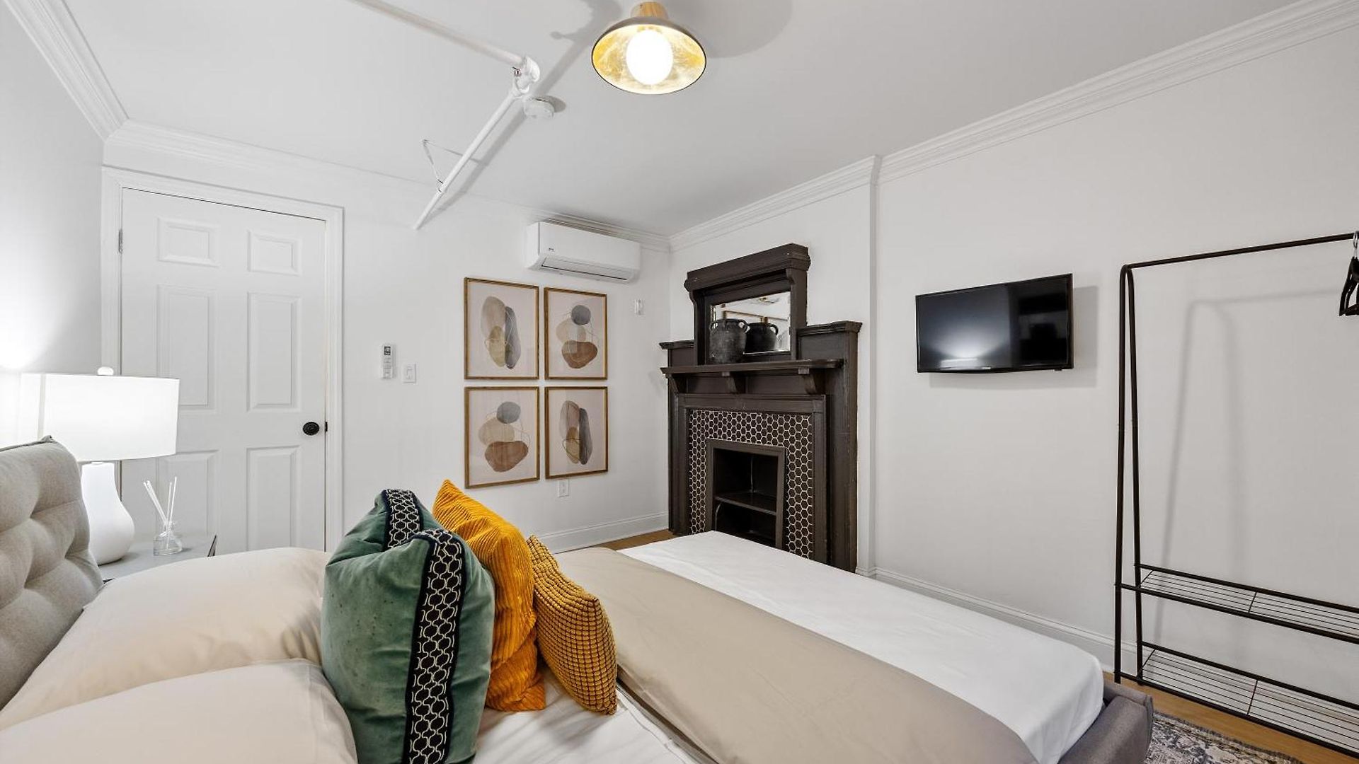Apartment Brownstone 2 Bed With Private Backyard Near Subway *