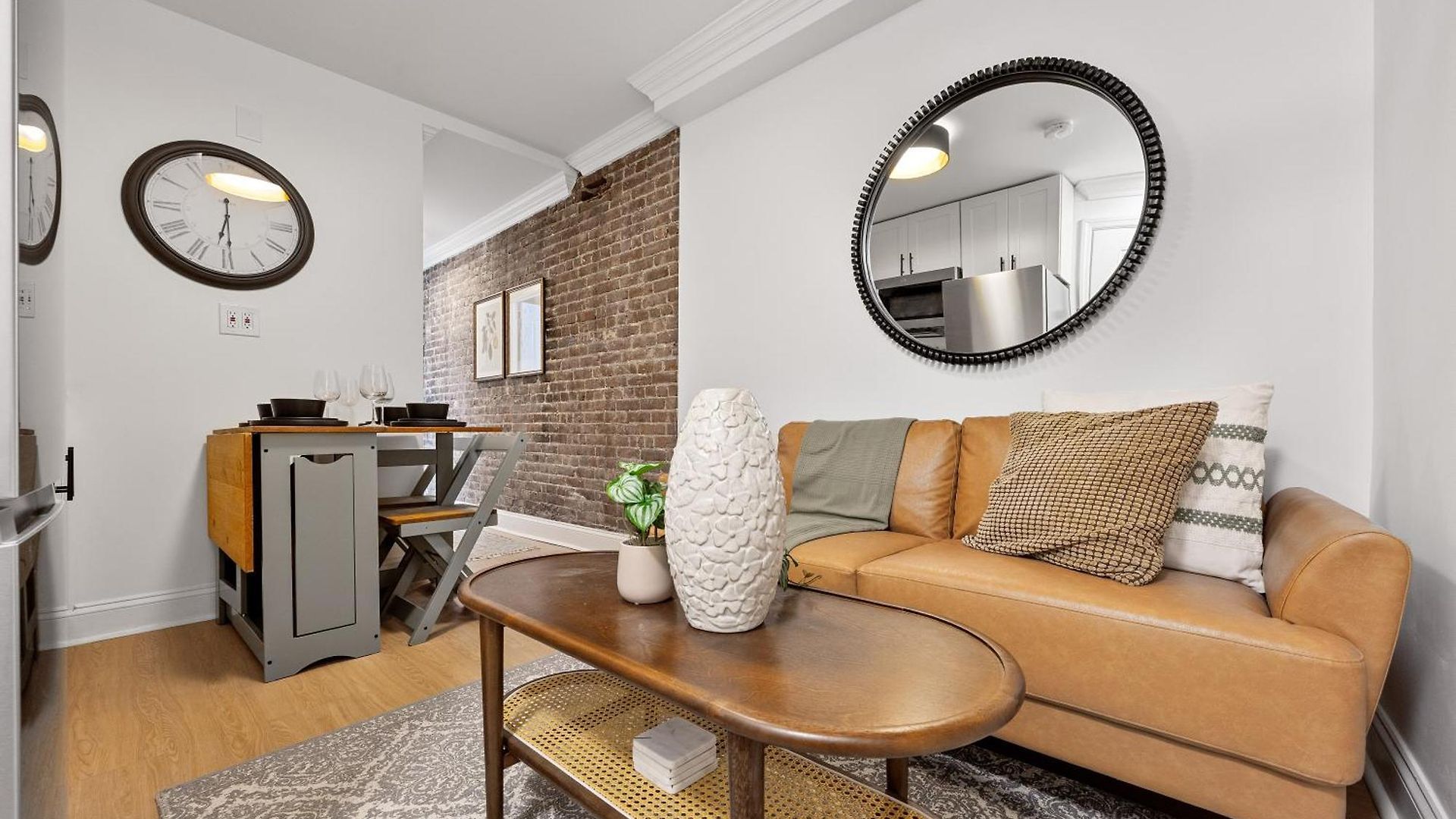 Brownstone 2 Bed With Private Backyard Near Subway * New York