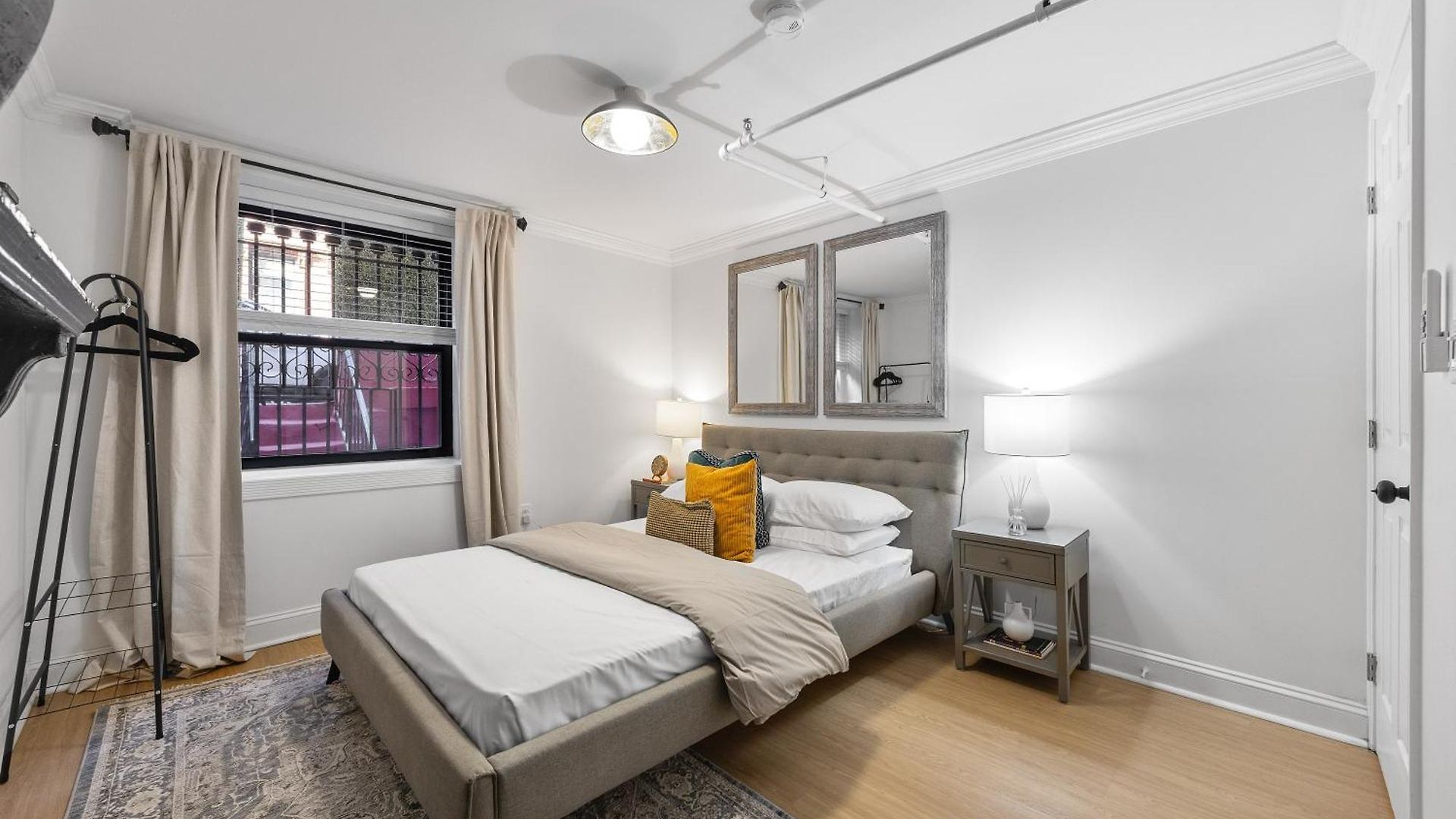 Brownstone 2 Bed With Private Backyard Near Subway New York