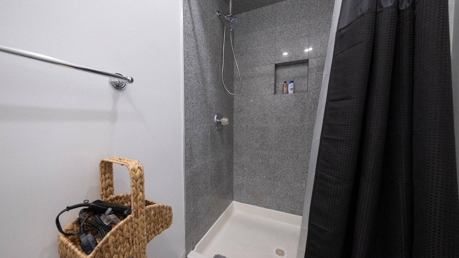 Sunny 4br/2ba Retreat In Morningside Heights, Nyc