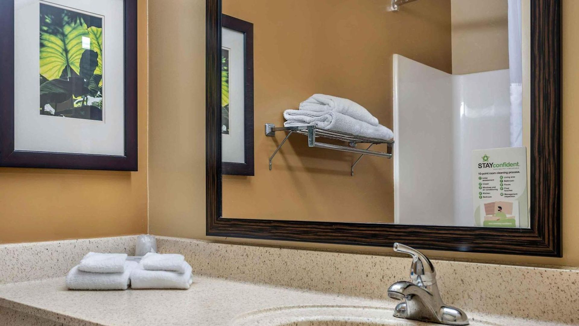 Hotel Extended America - - Laguardia Airport New York