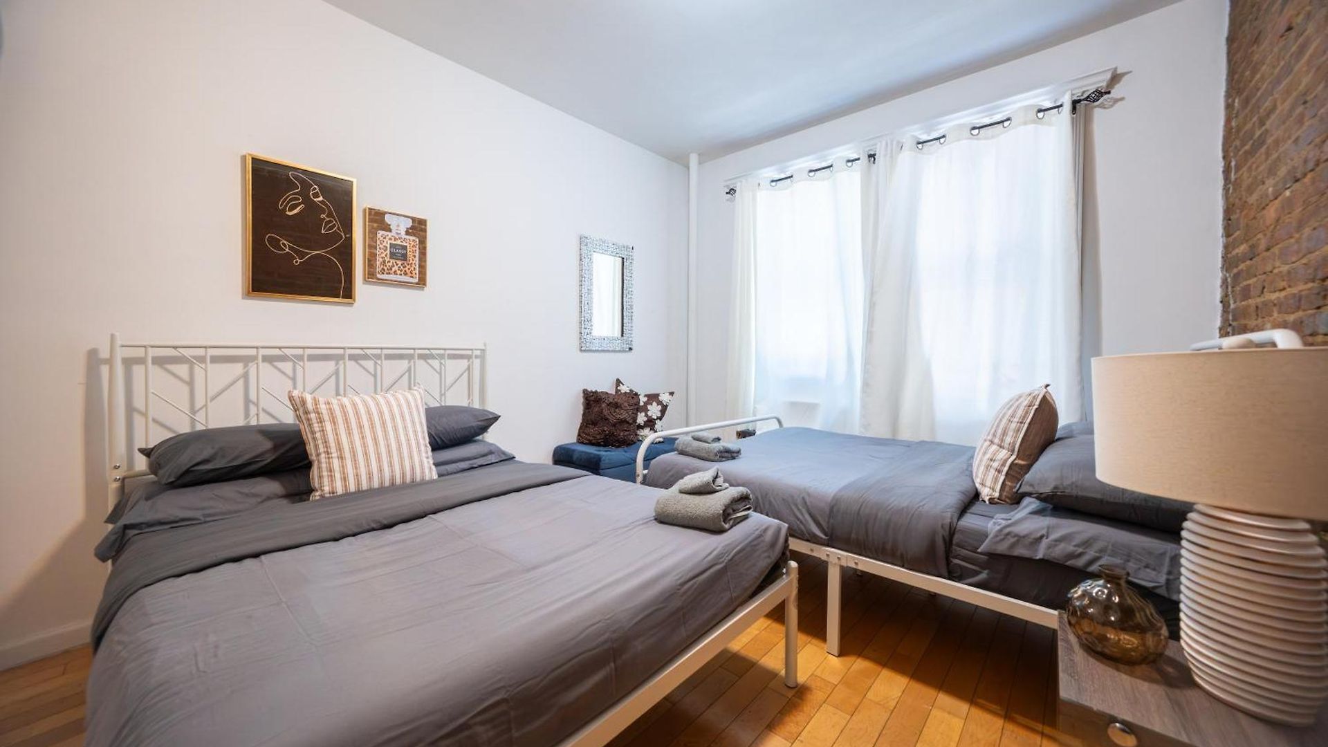 Modern By Park - 3 Br * New York