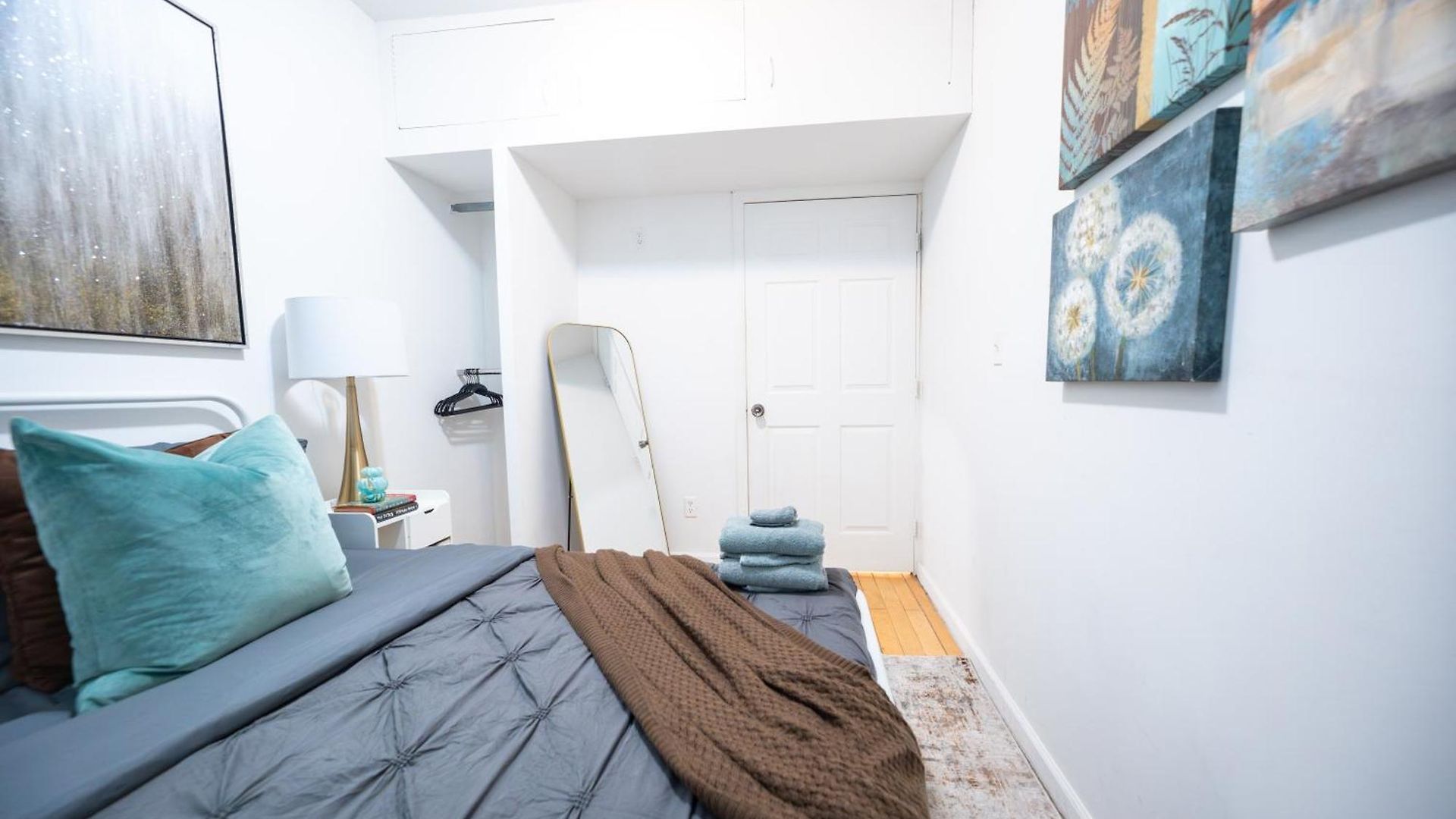 Modern By Park - 3 Br *