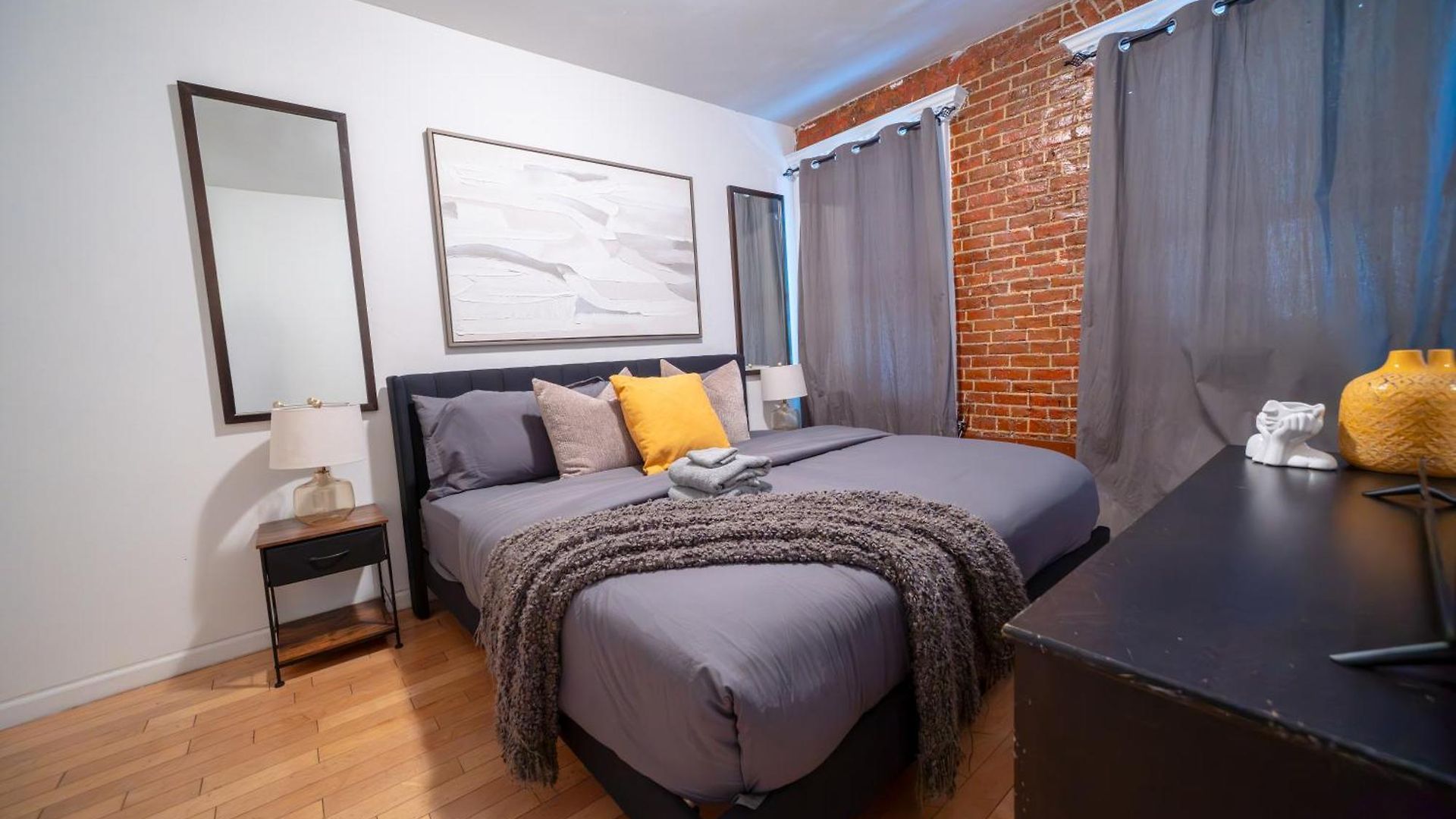 Modern By Park - 3 Br