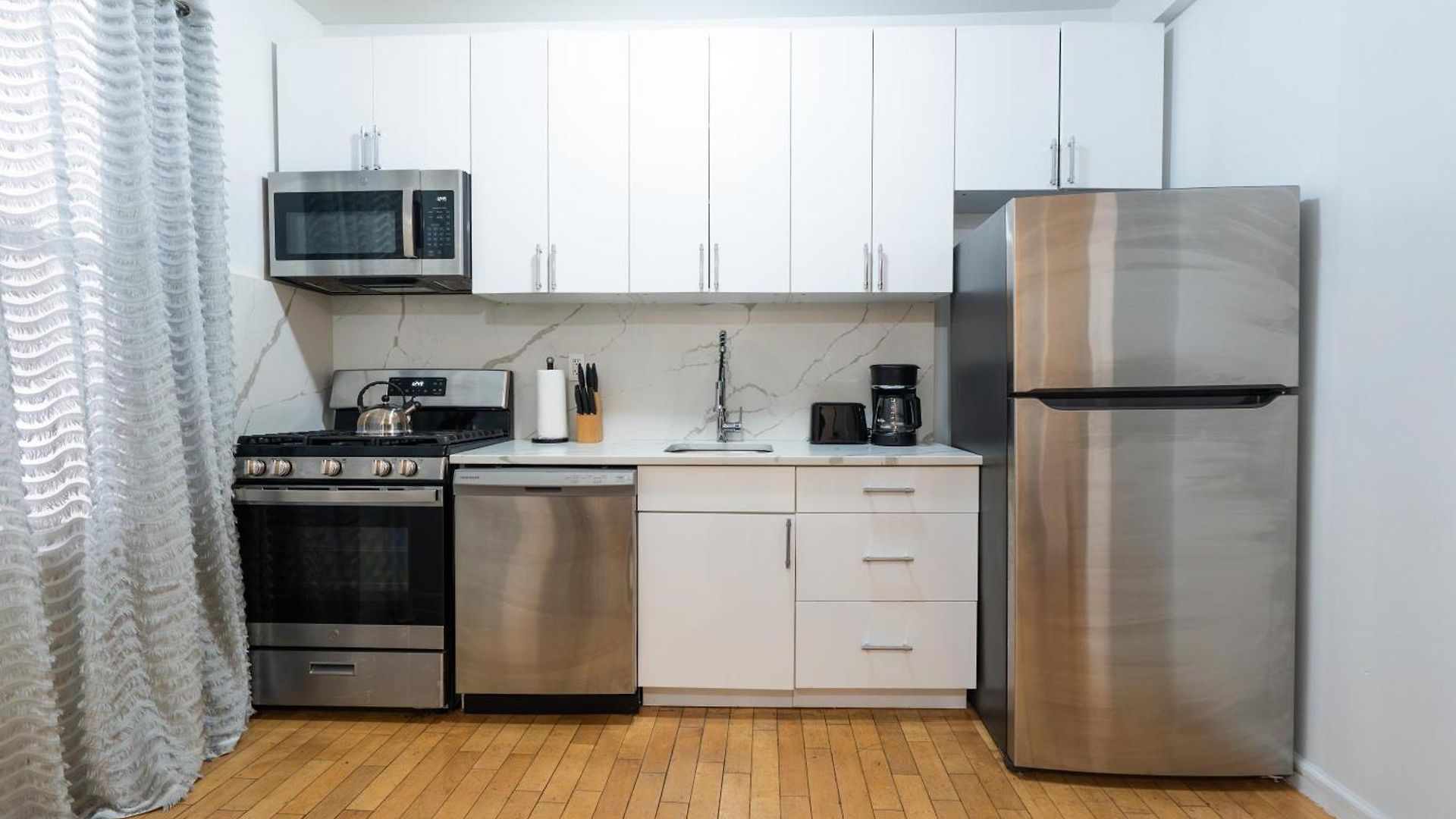 Modern By Park - 3 Br