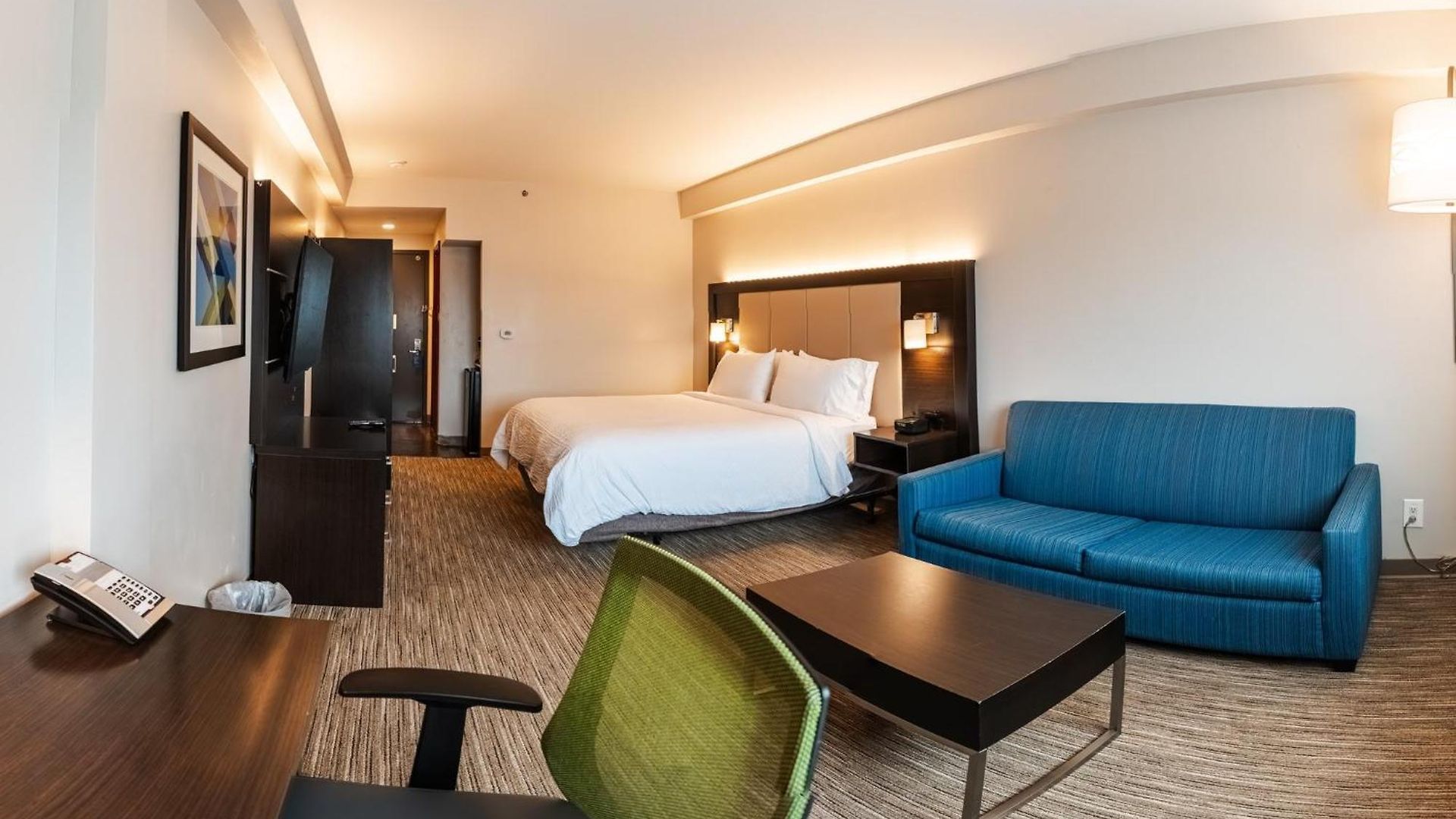 Express Maspeth By Ihg Hotel 2*