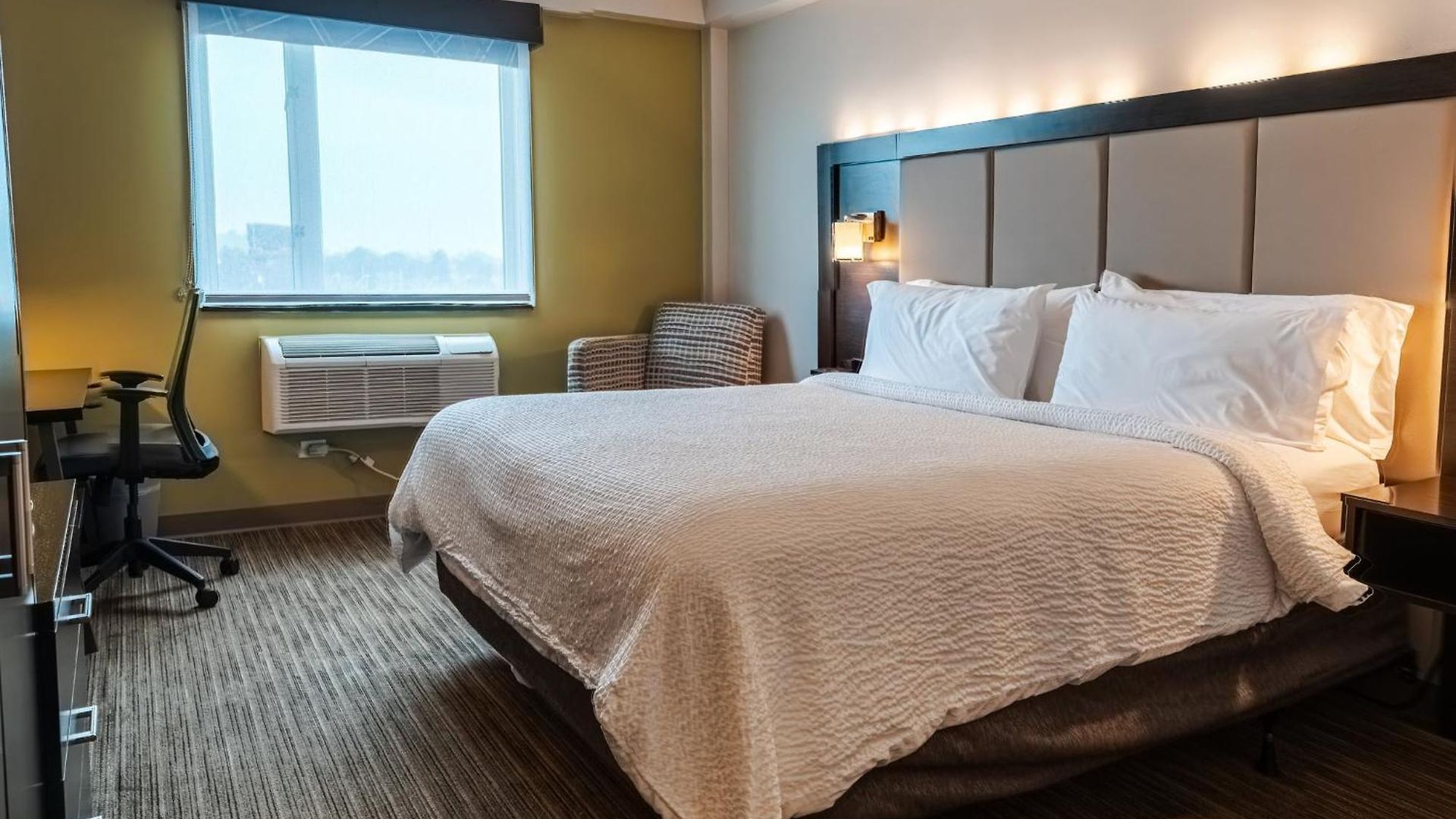 Hotel Express Maspeth By Ihg