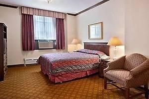 Hotel Night Broadway 3*