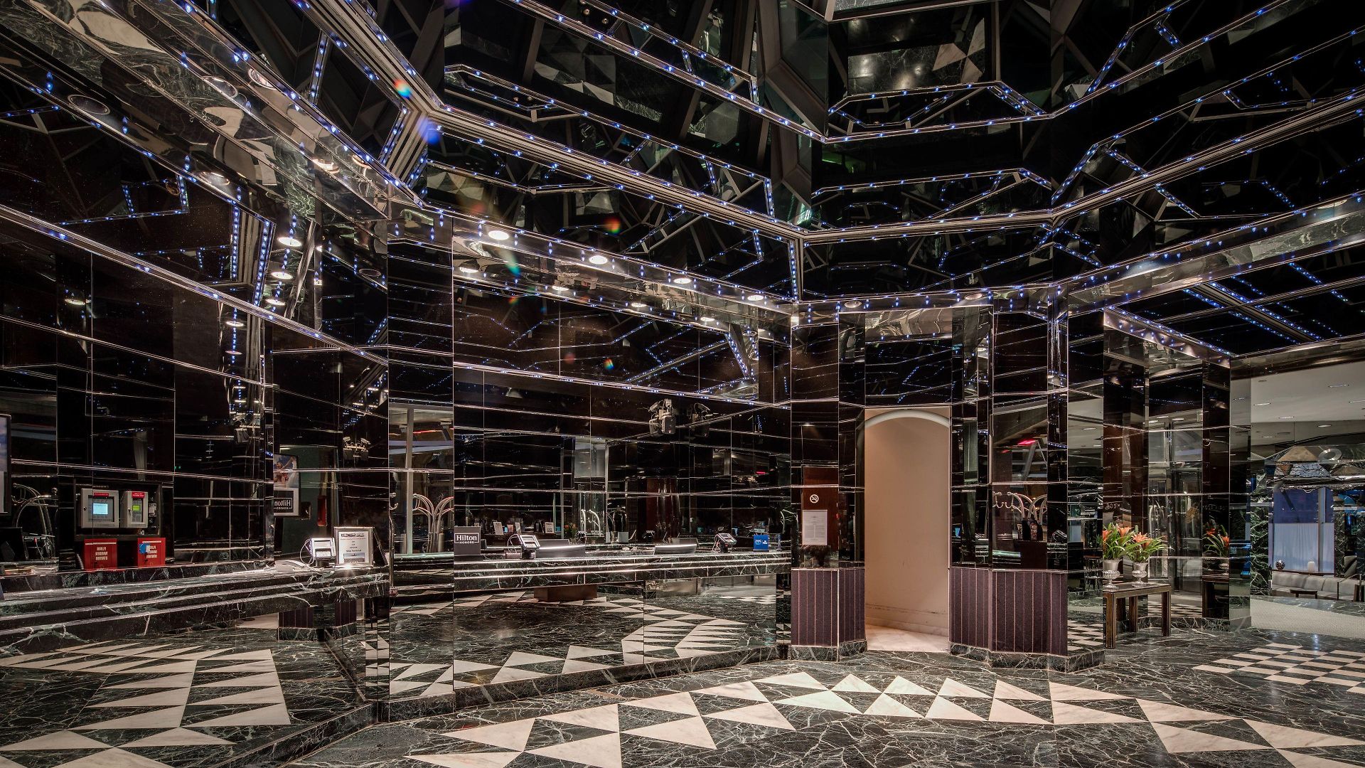 Millennium Hilton One Un Plaza 4*