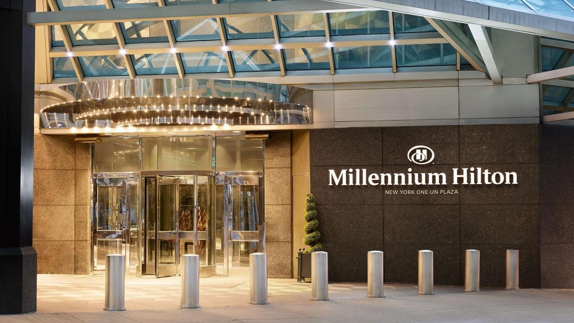 Millennium Hilton One Un Plaza 4*