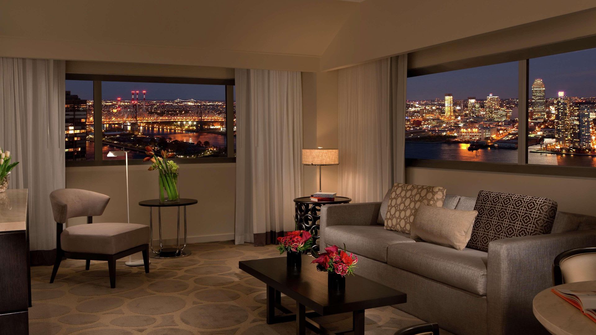 Millennium Hilton One Un Plaza 4*