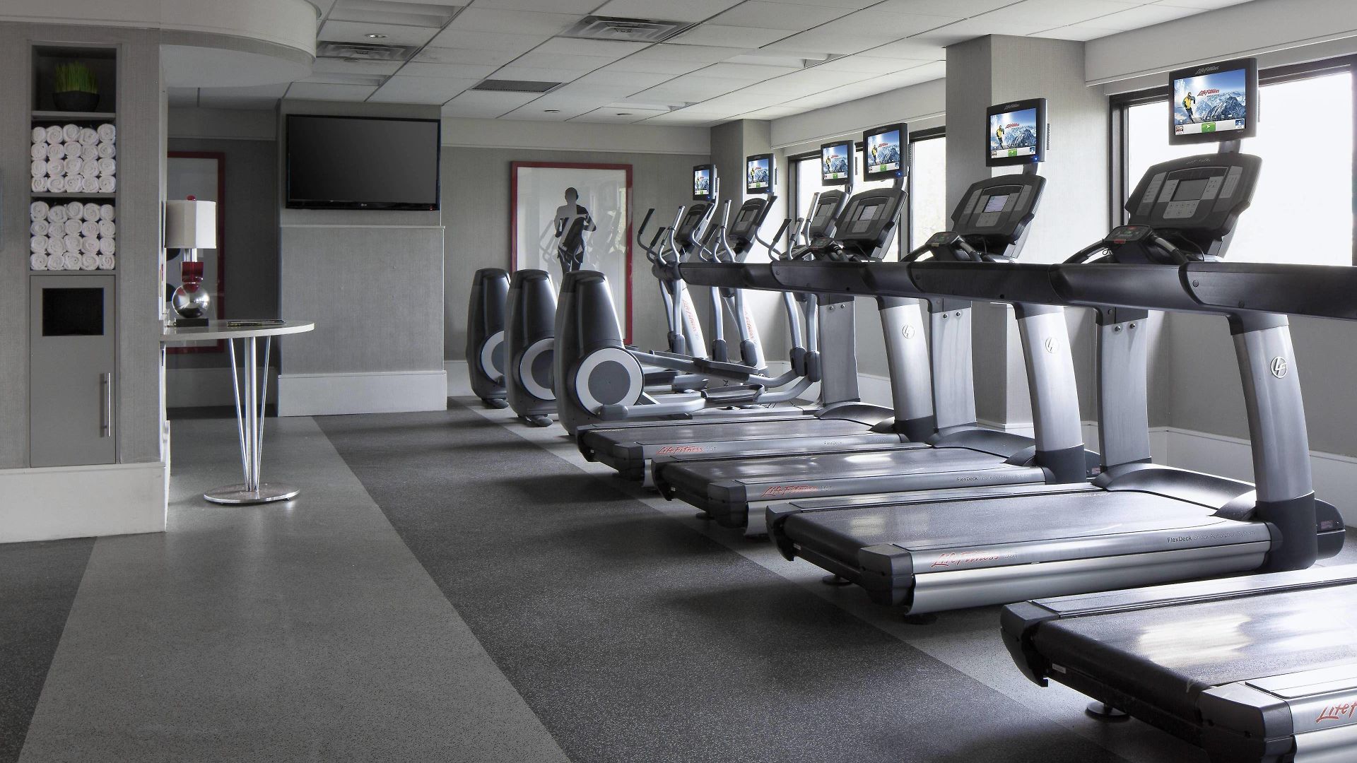 Laguardia Airport Marriott Hotel 4*