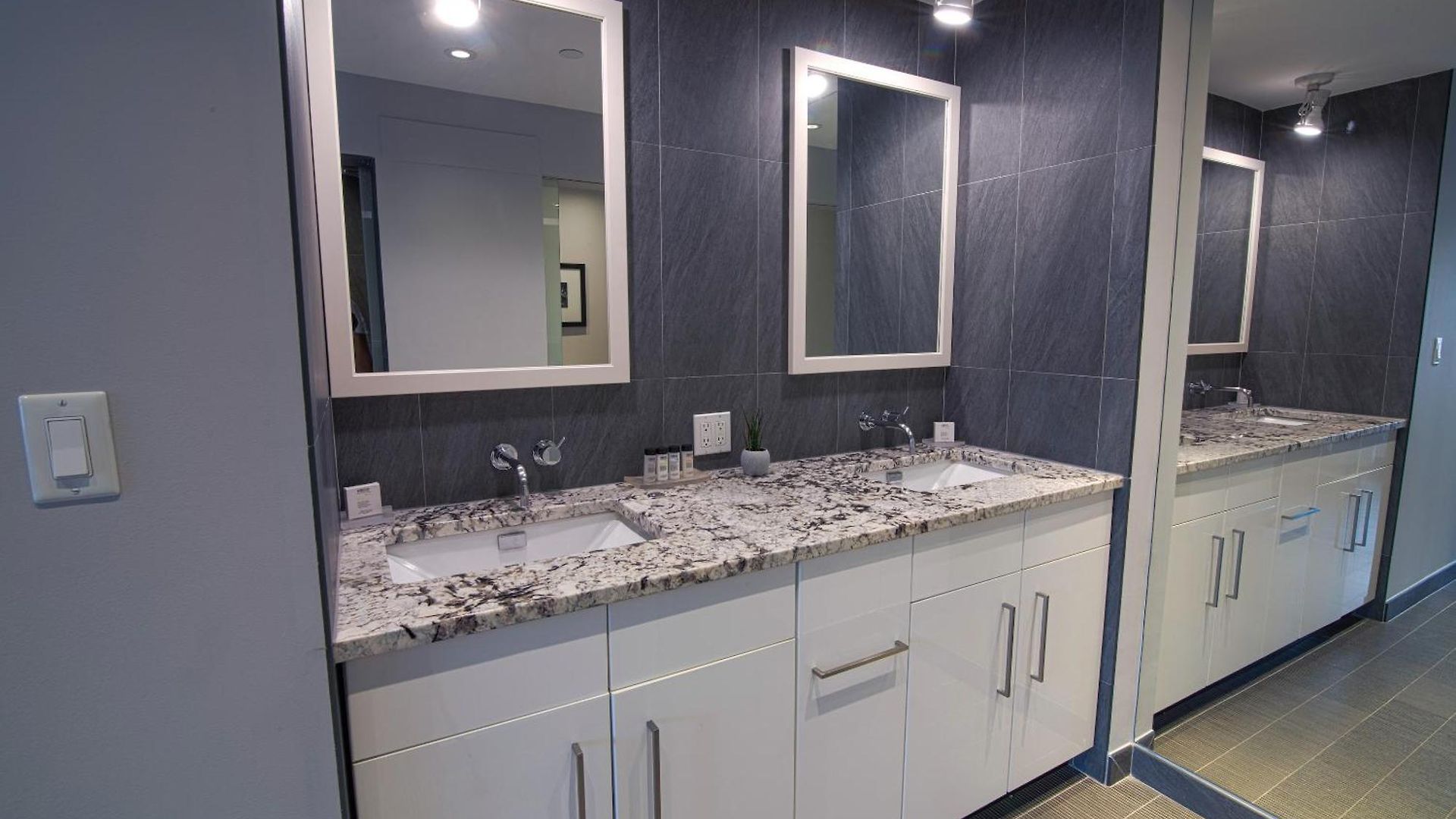 Edison Times Square Hotel 4*