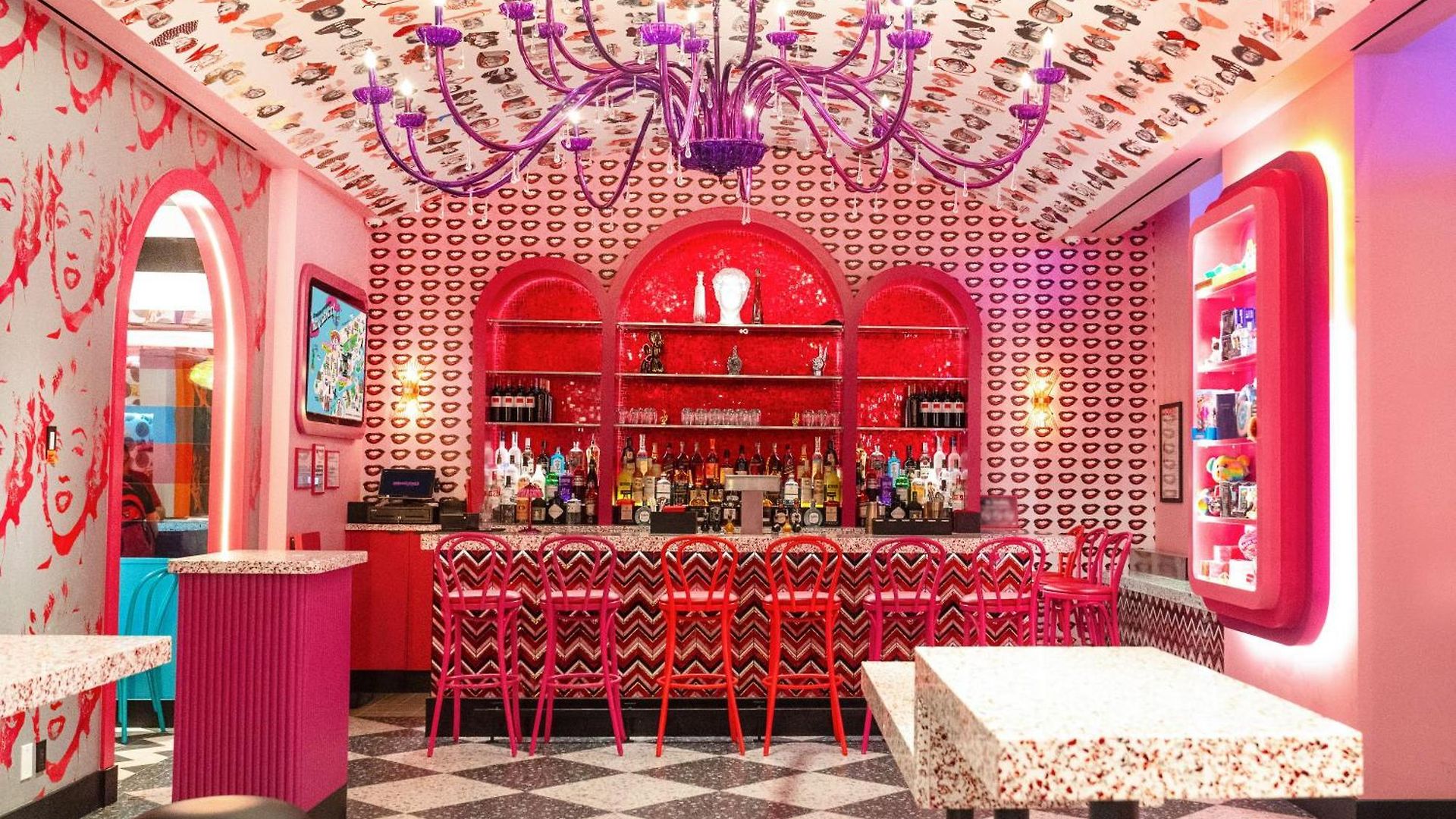 Hotel Oyo Times Square 4*