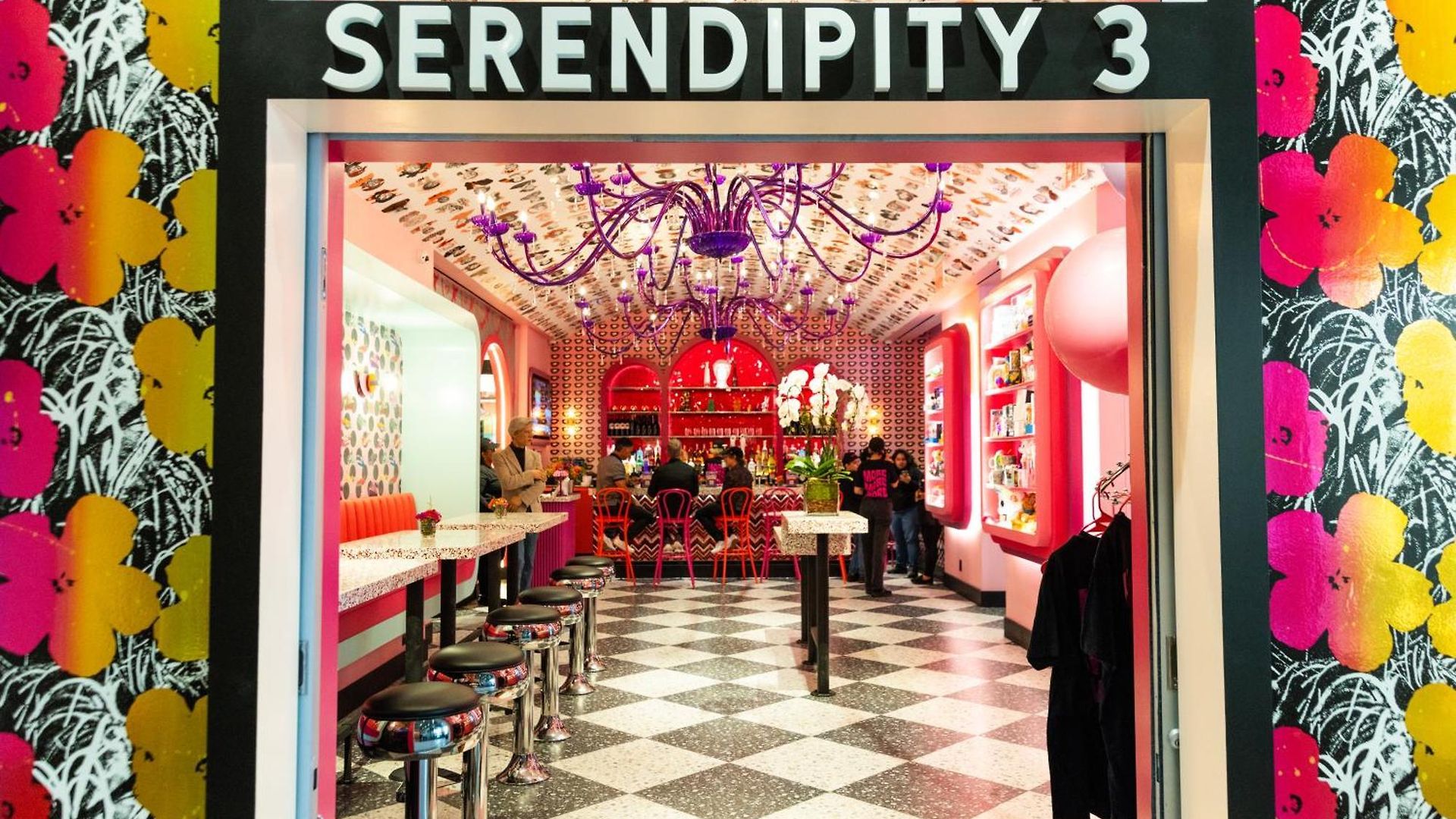 Oyo Times Square 4*