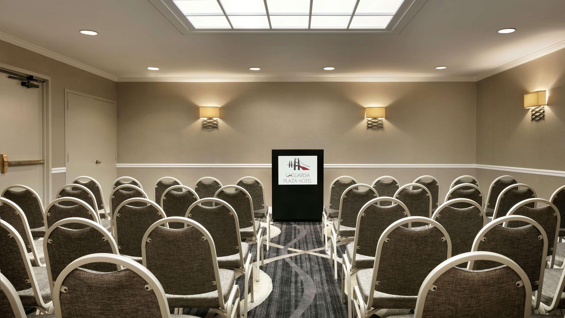 Doubletree By Hilton New York-laguardia New York