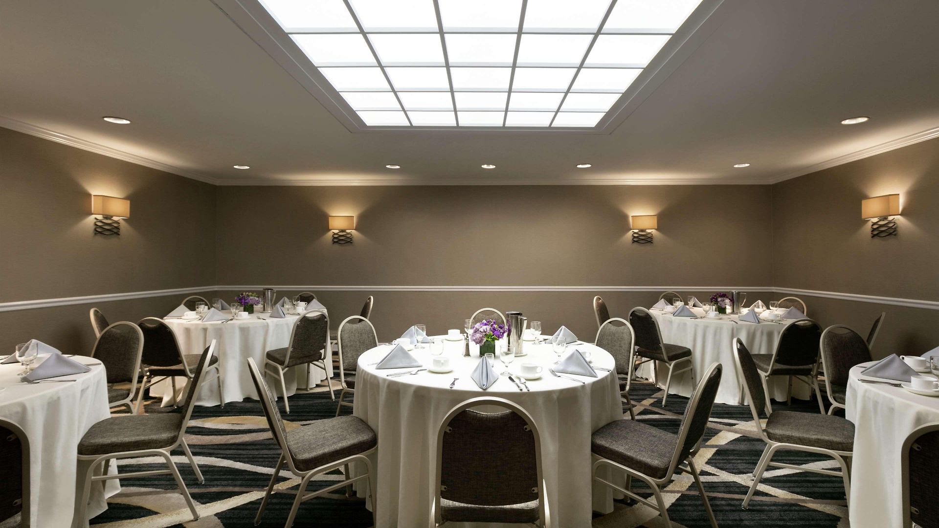 Doubletree By Hilton New York-laguardia New York