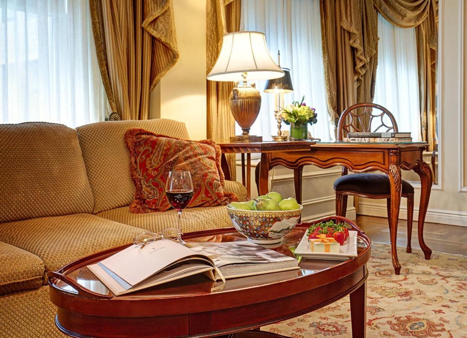 Hotel Elysee By Library Collection 4*