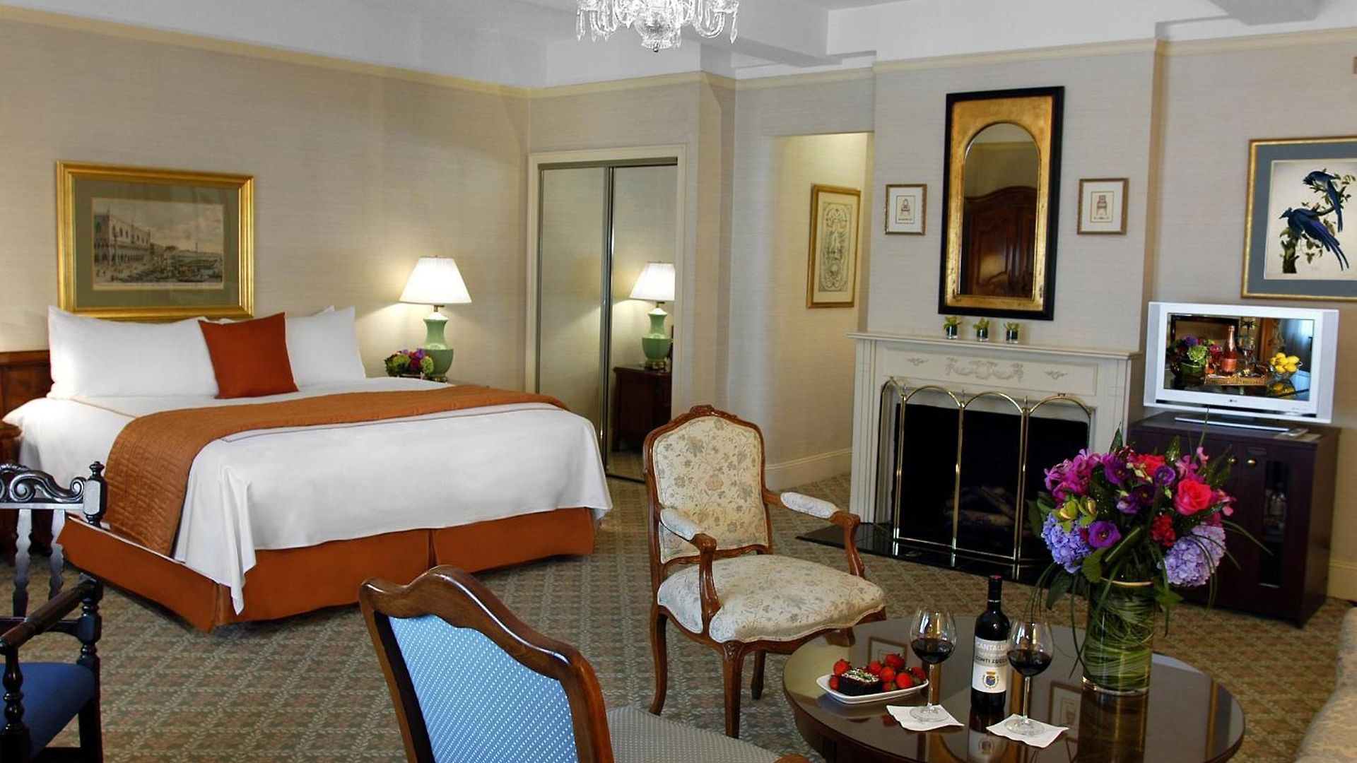 Hotel Elysee By Library Collection 4*