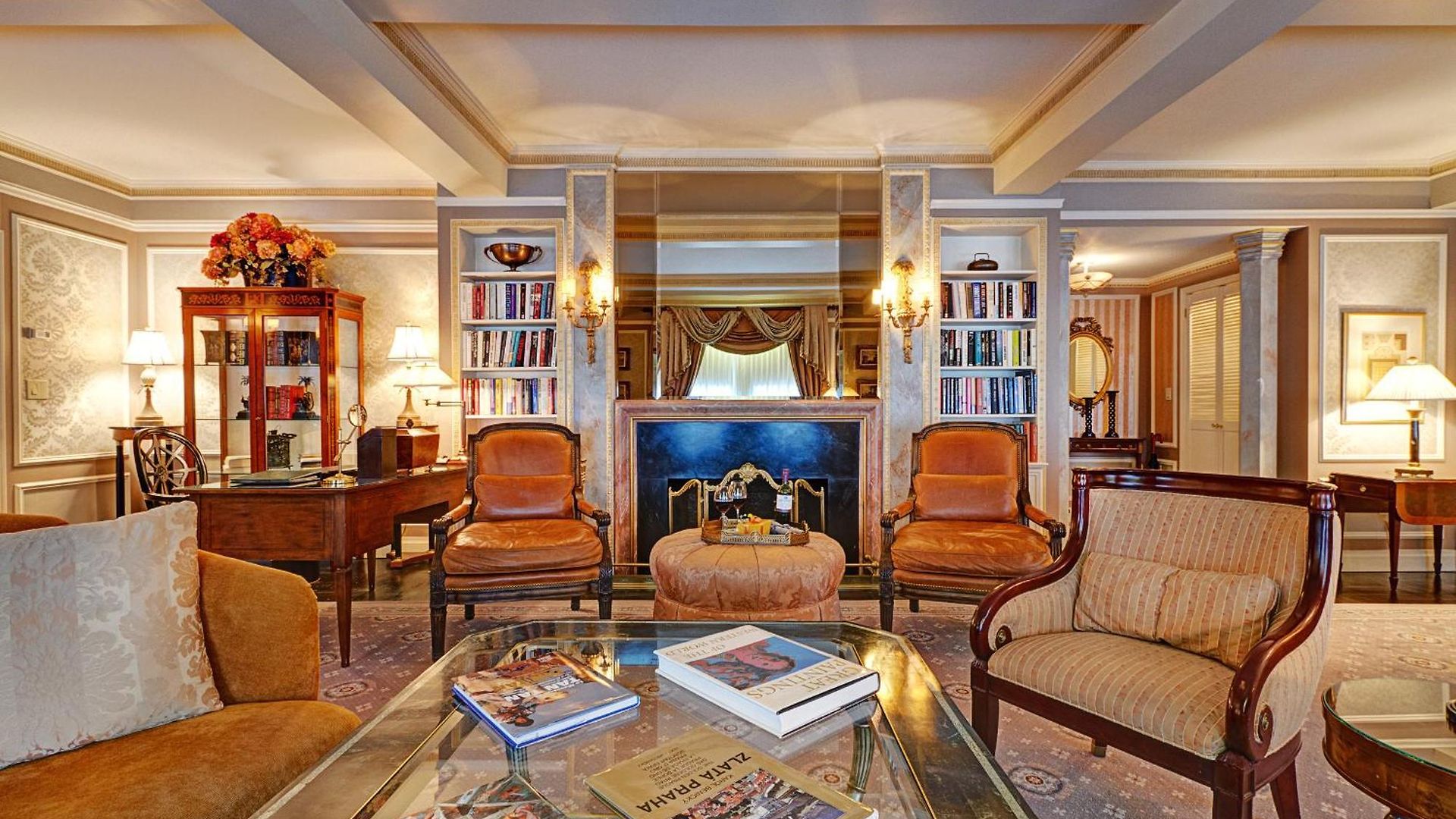 Hotel Elysee By Library Collection New York