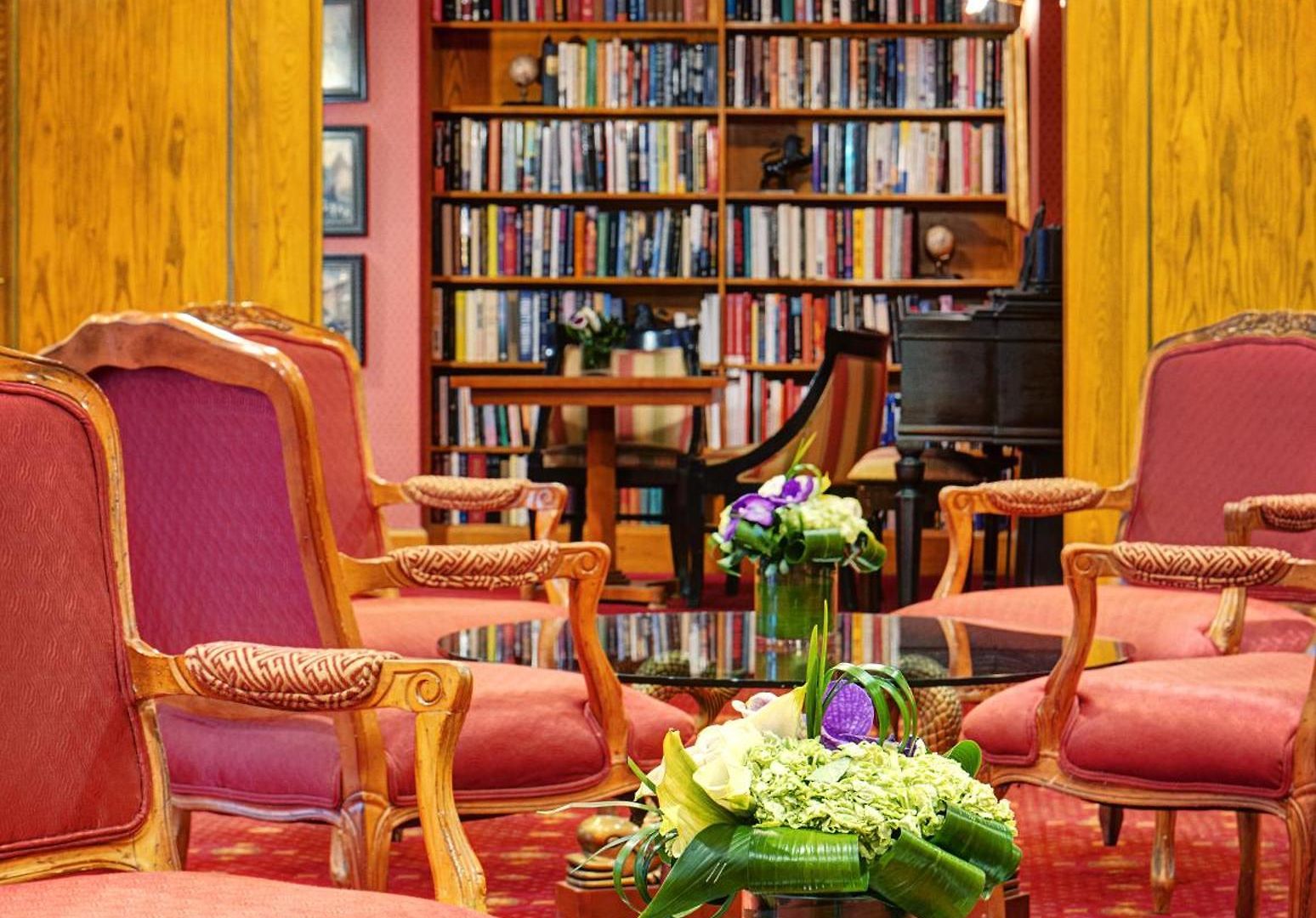 Hotel Elysee By Library Collection 4*