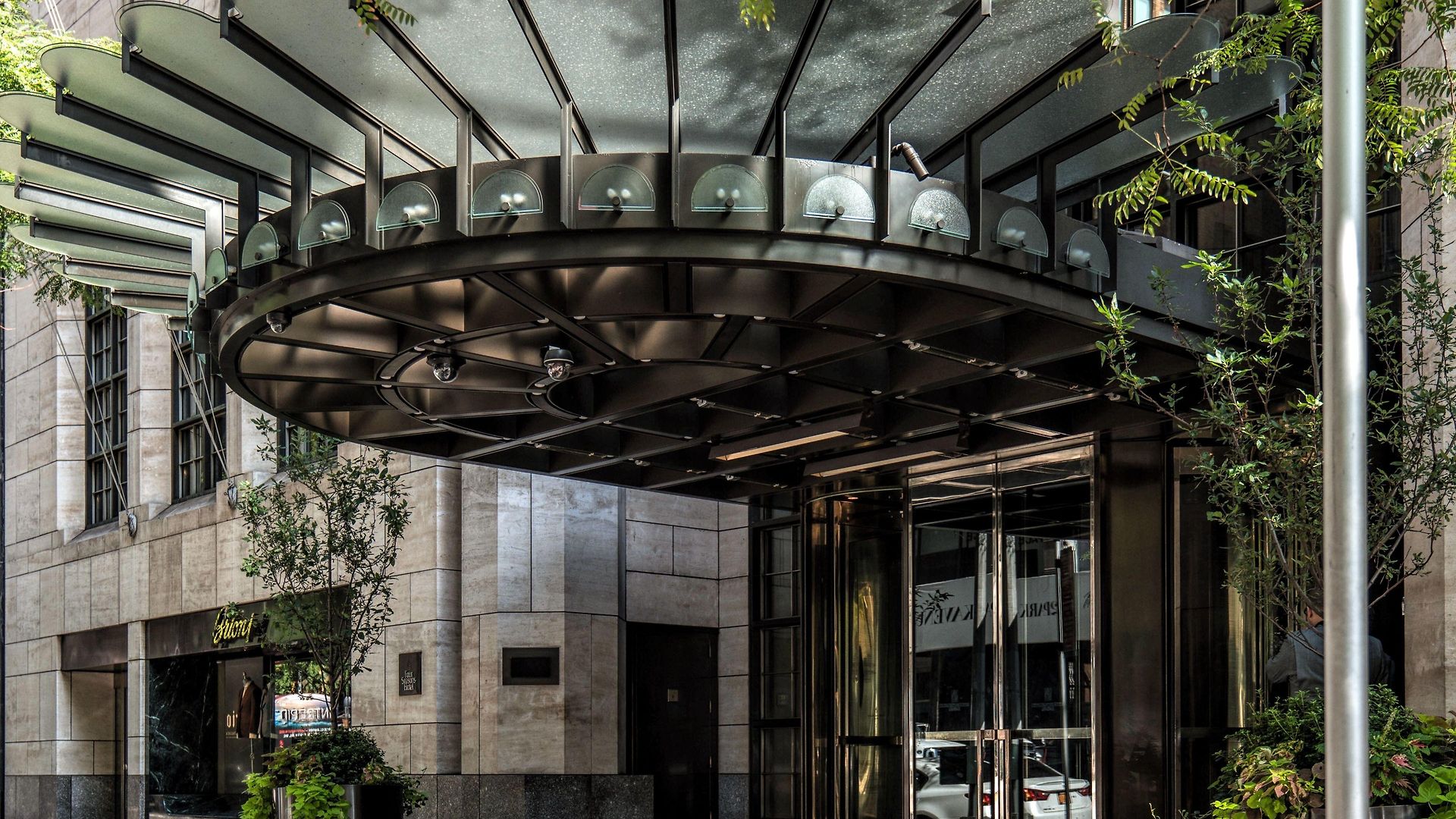 Four Seasons 5*