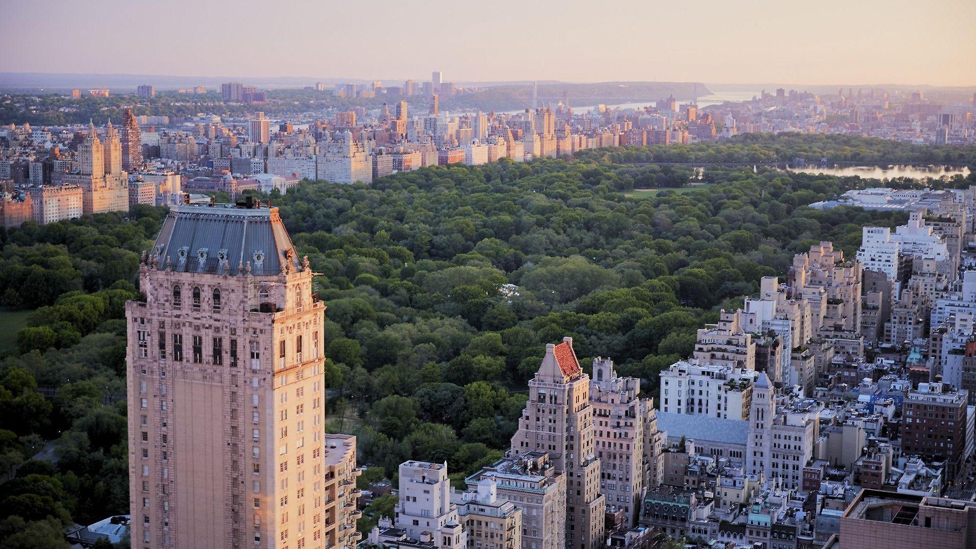 Four Seasons Hotel