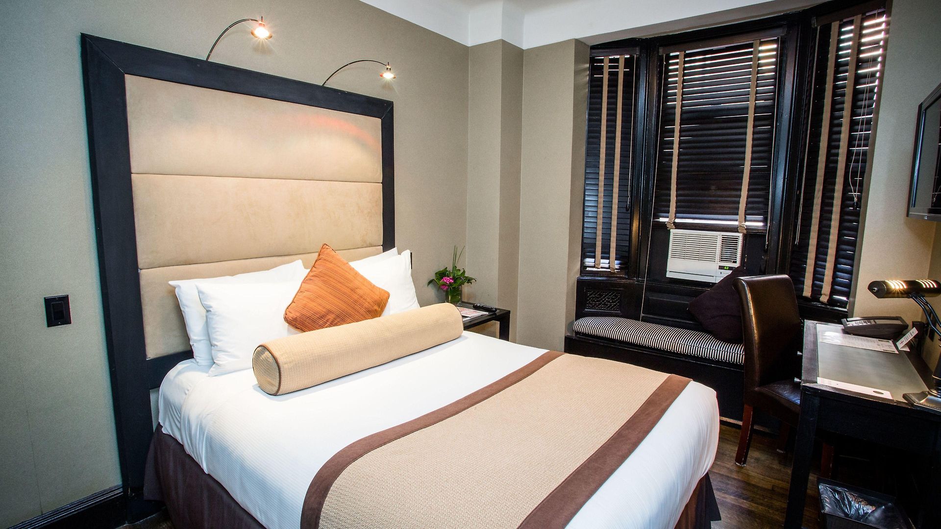 Aparthotel Mansfield 3*
