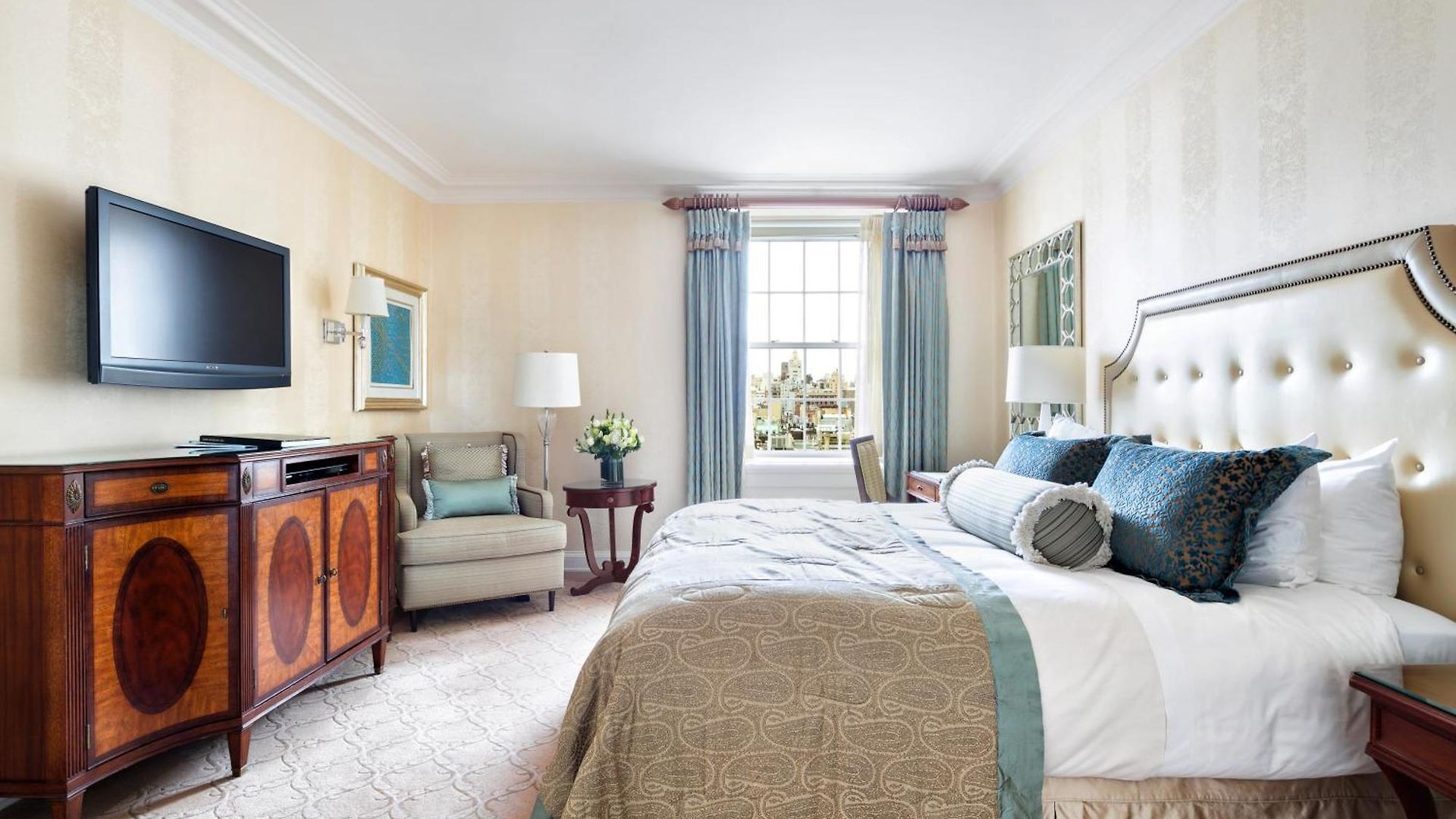 The Pierre, A Taj Hotel, Hotel