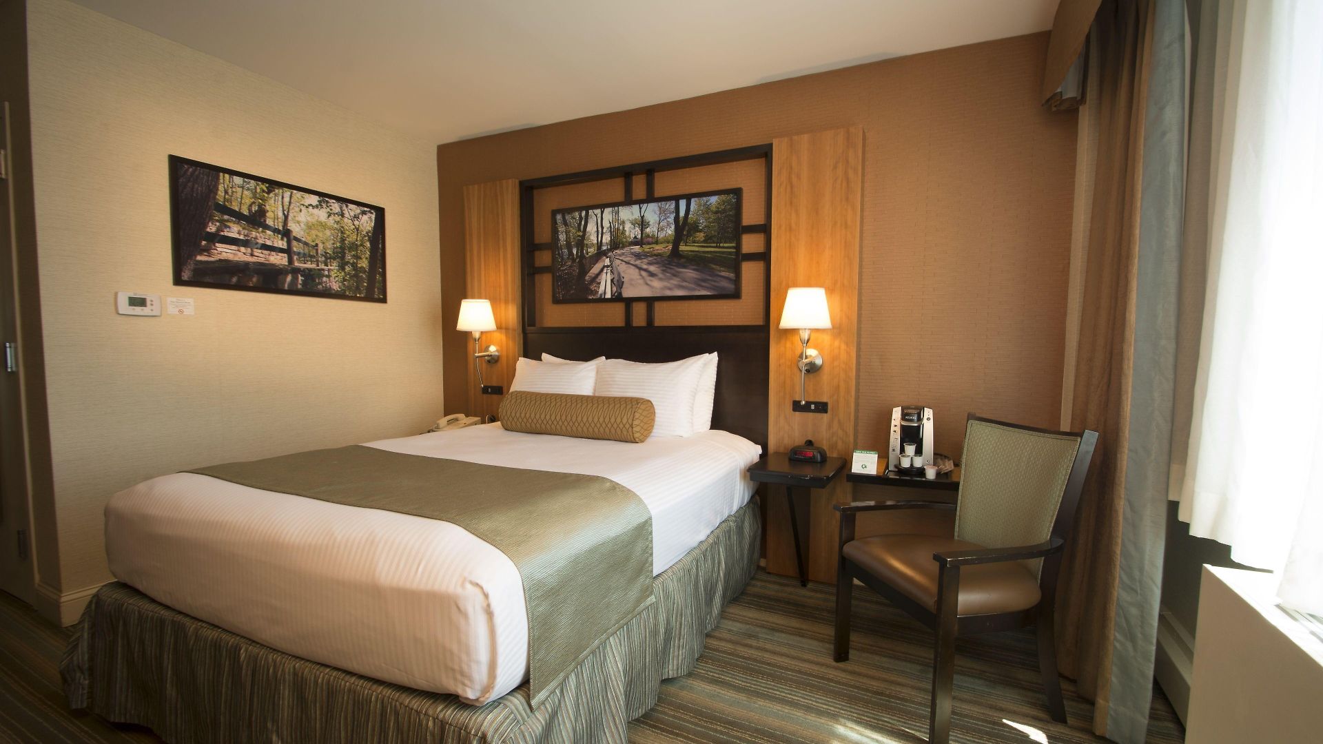 Western Queens Gold Coast Hotel 3*